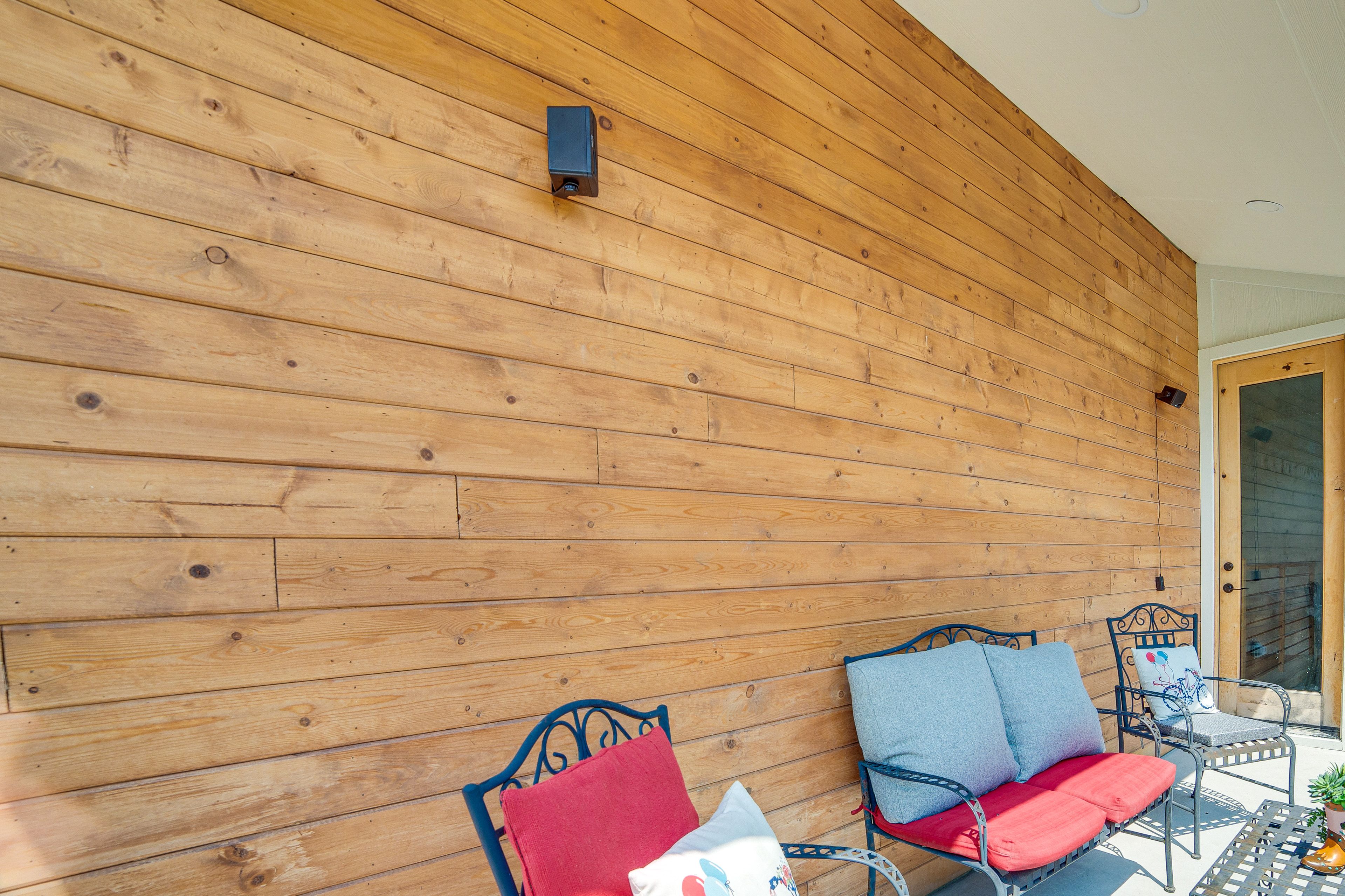 Balcony | Outdoor Seating