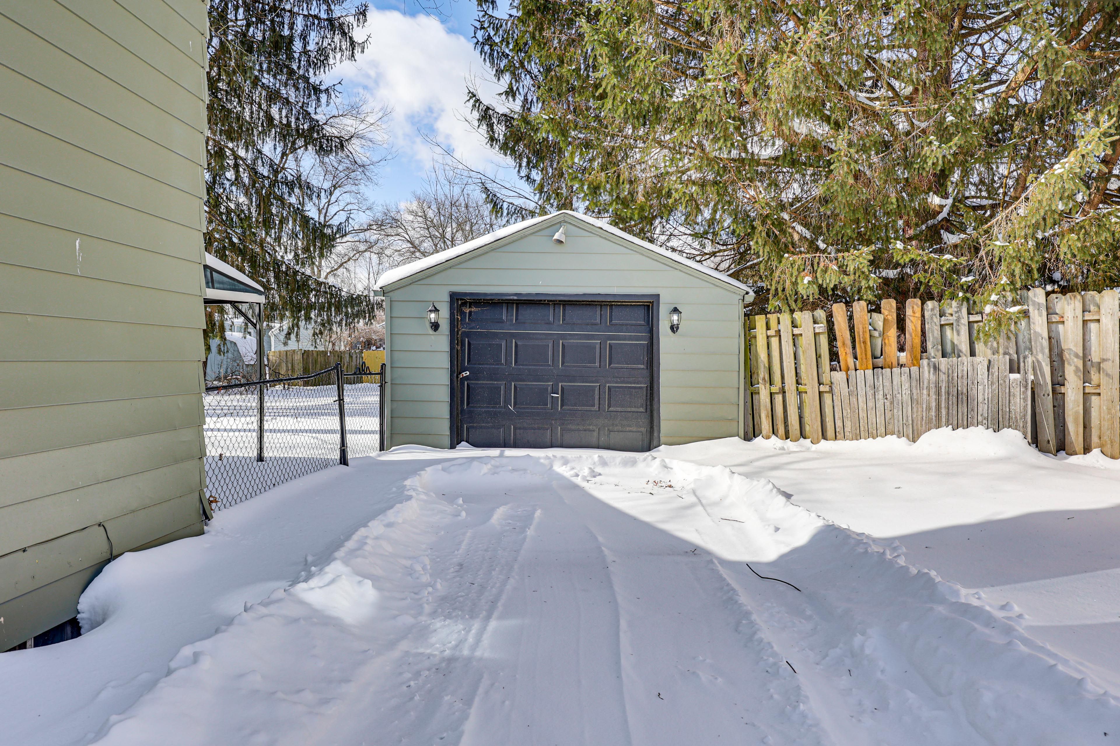 Parking | Driveway (2 Vehicles)