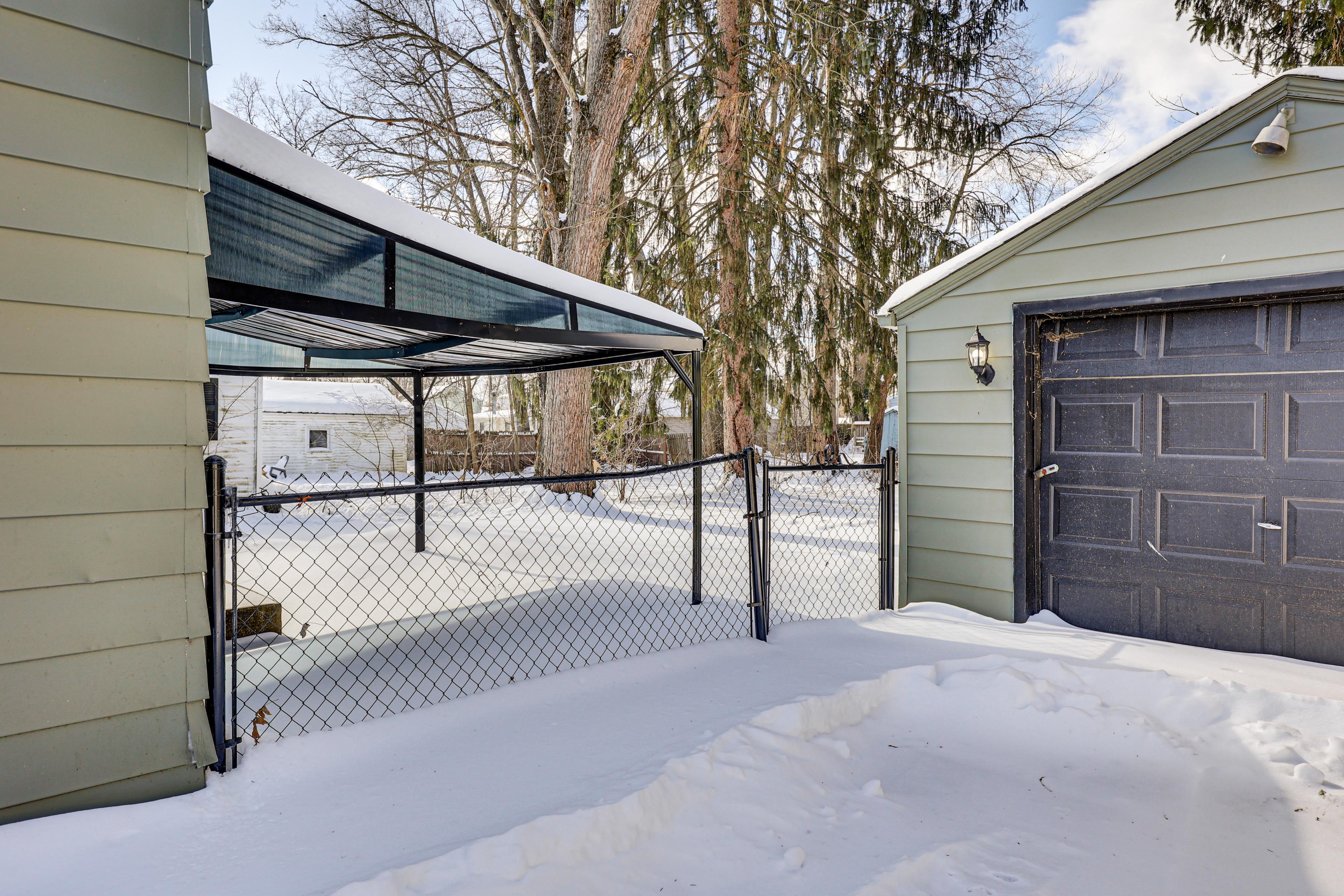 Outdoor Living Space | Large Yard | Charcoal Grill