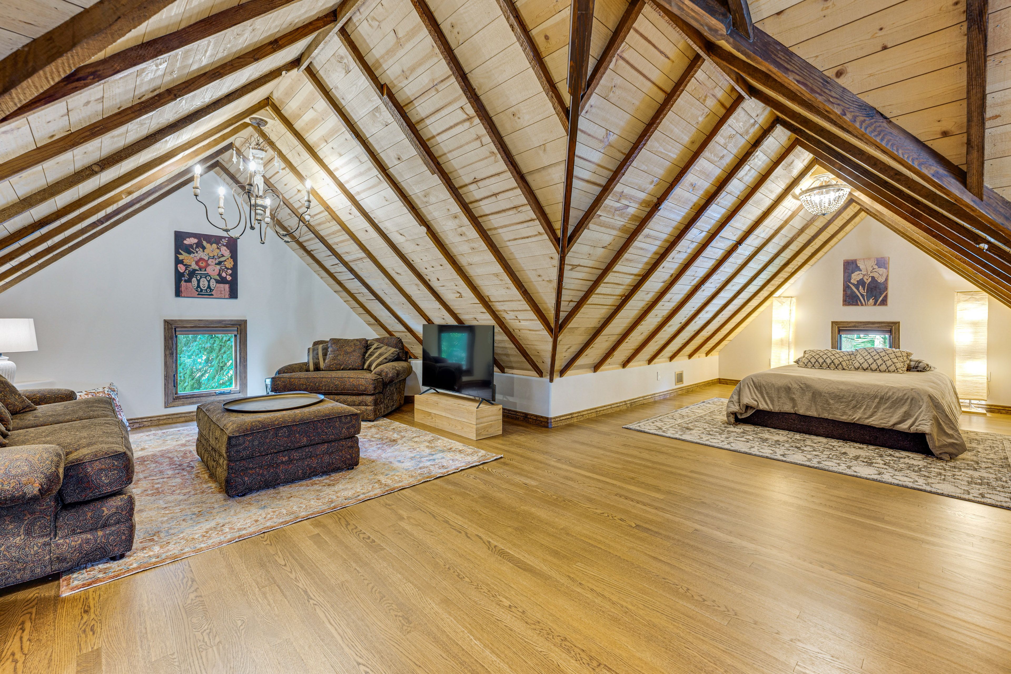 Bedroom 4 | Queen Bed | Lounge Space | Kitchenette | 2nd Floor