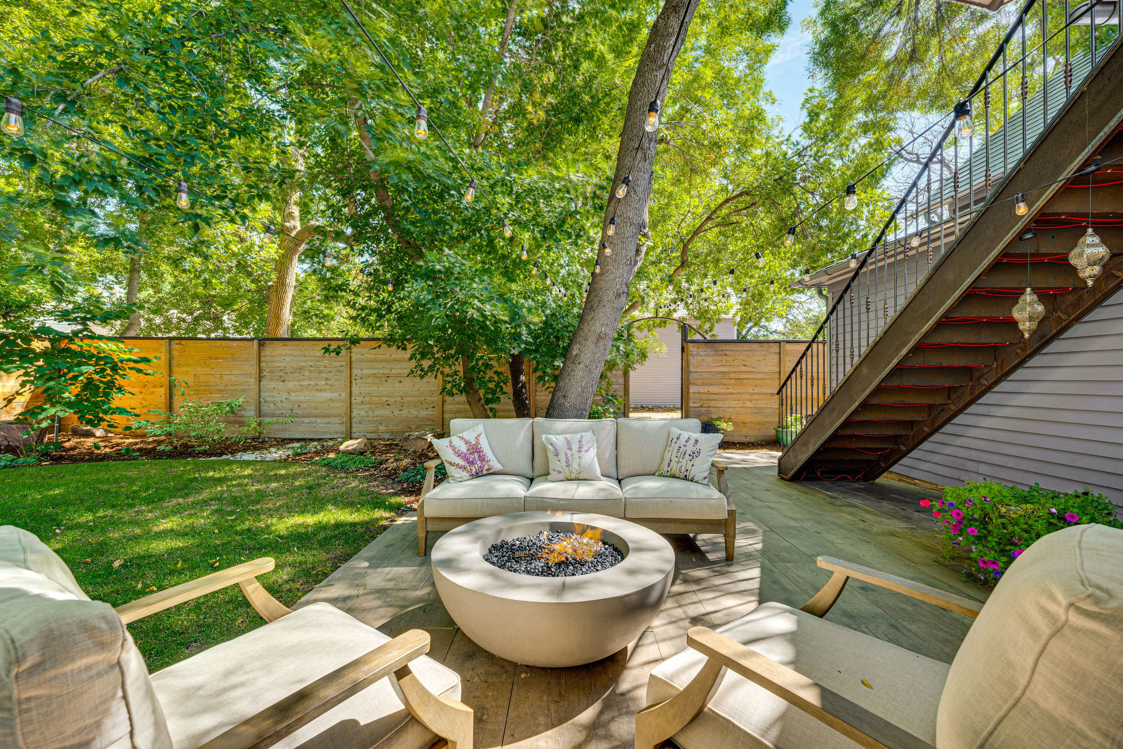 Back Patio | Gas Fire Pit | Outdoor Dining Space
