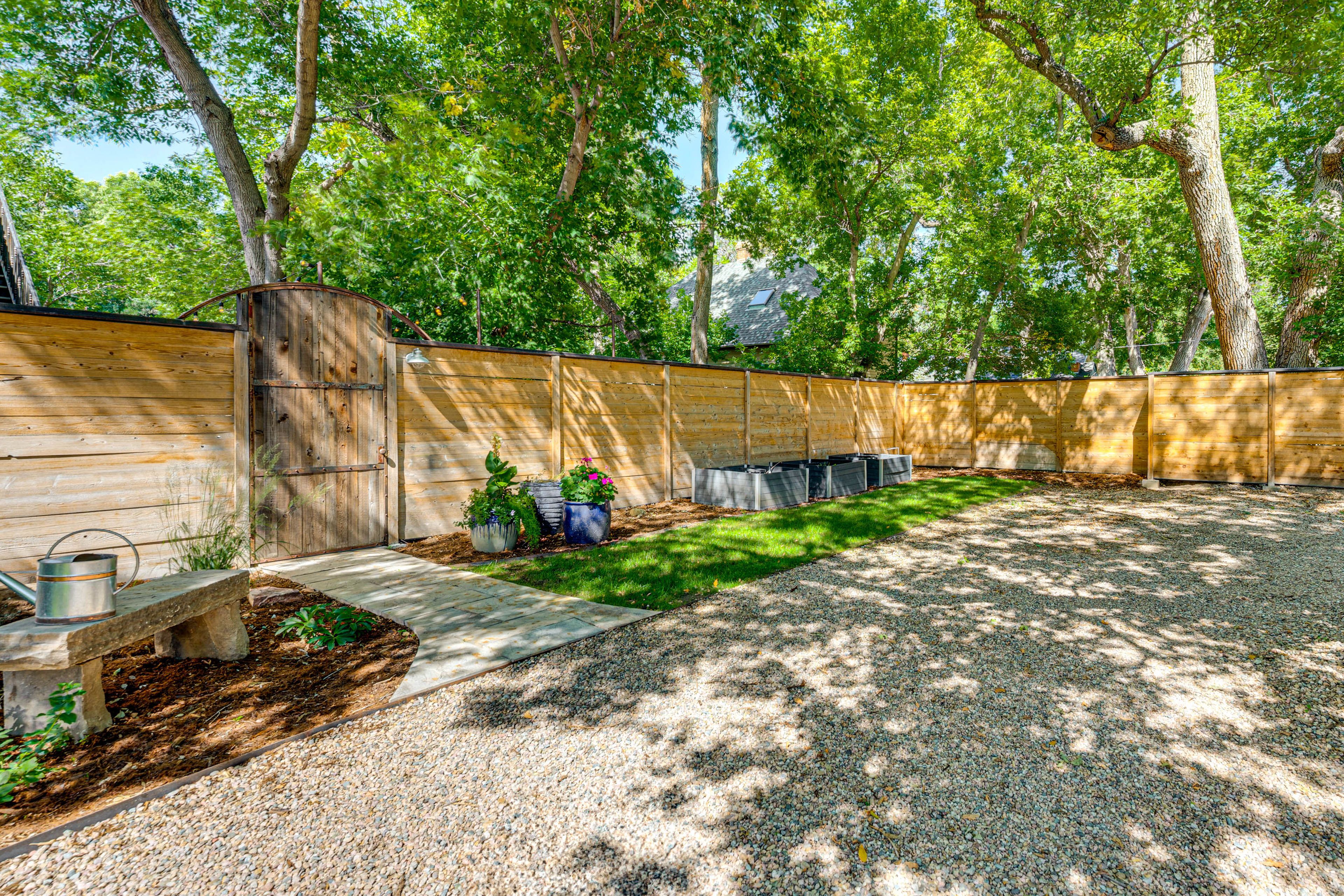 Parking | Driveway (4 Vehicles)