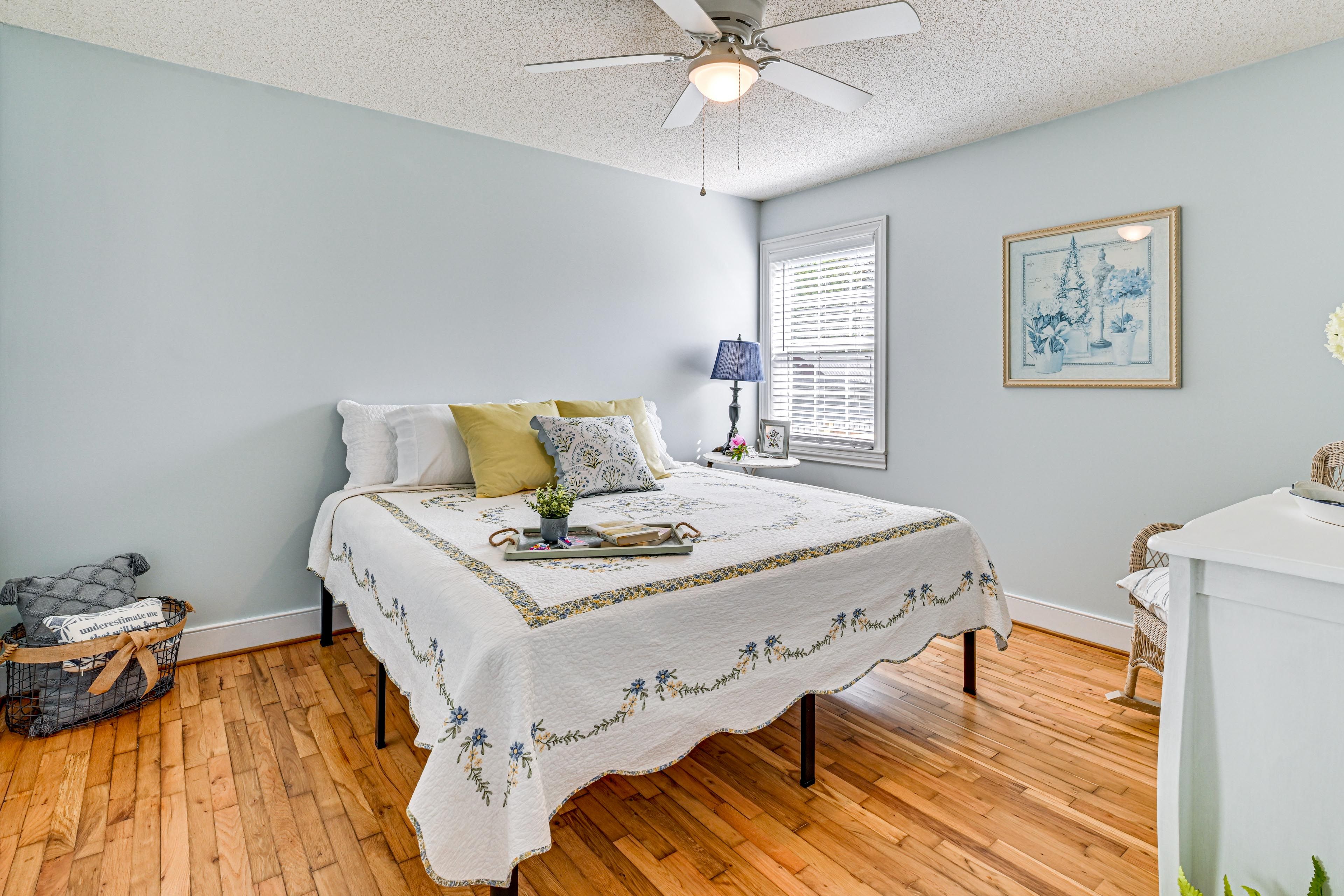 Bedroom 1 | King Bed