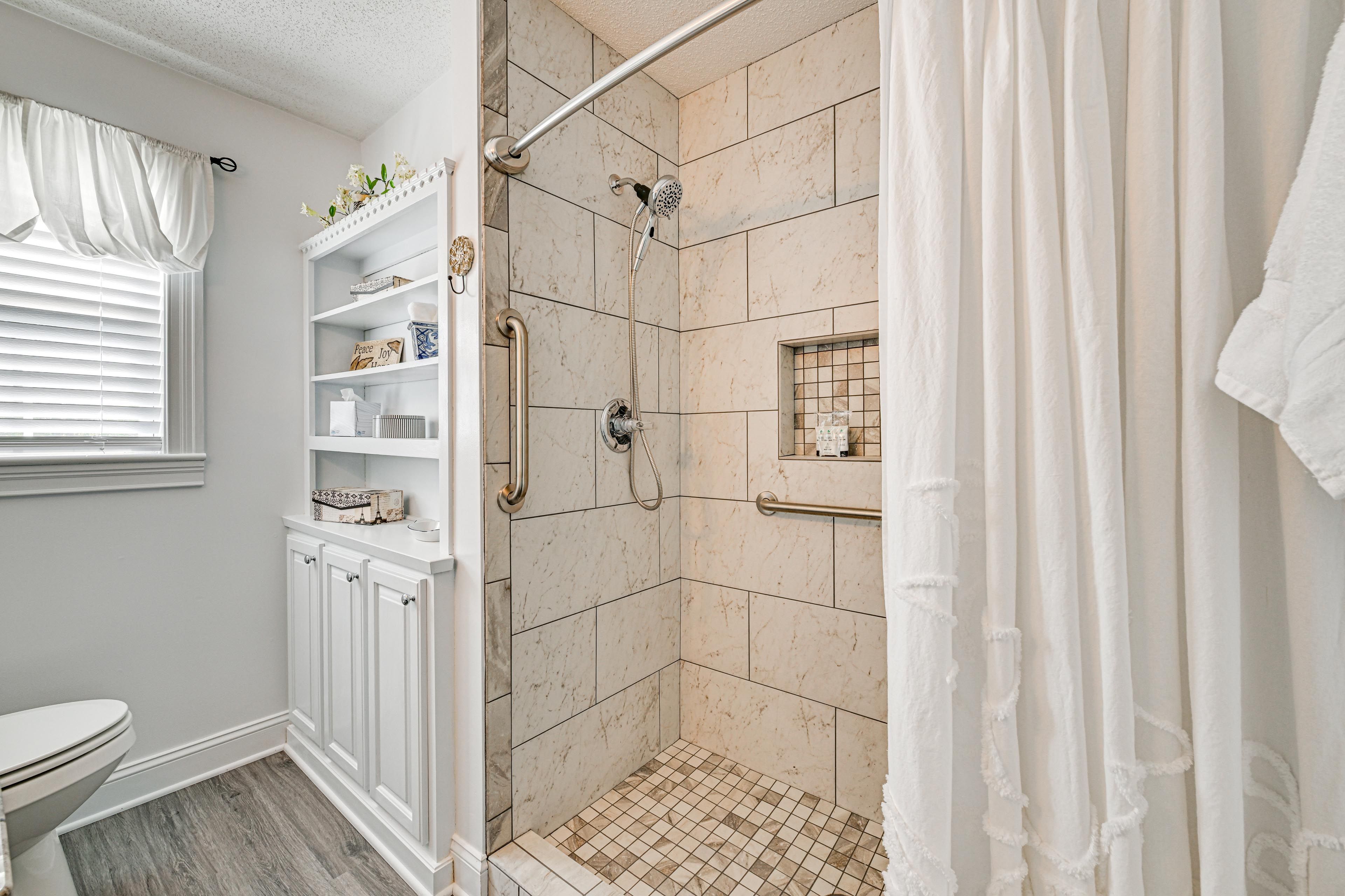 Full Bathroom
