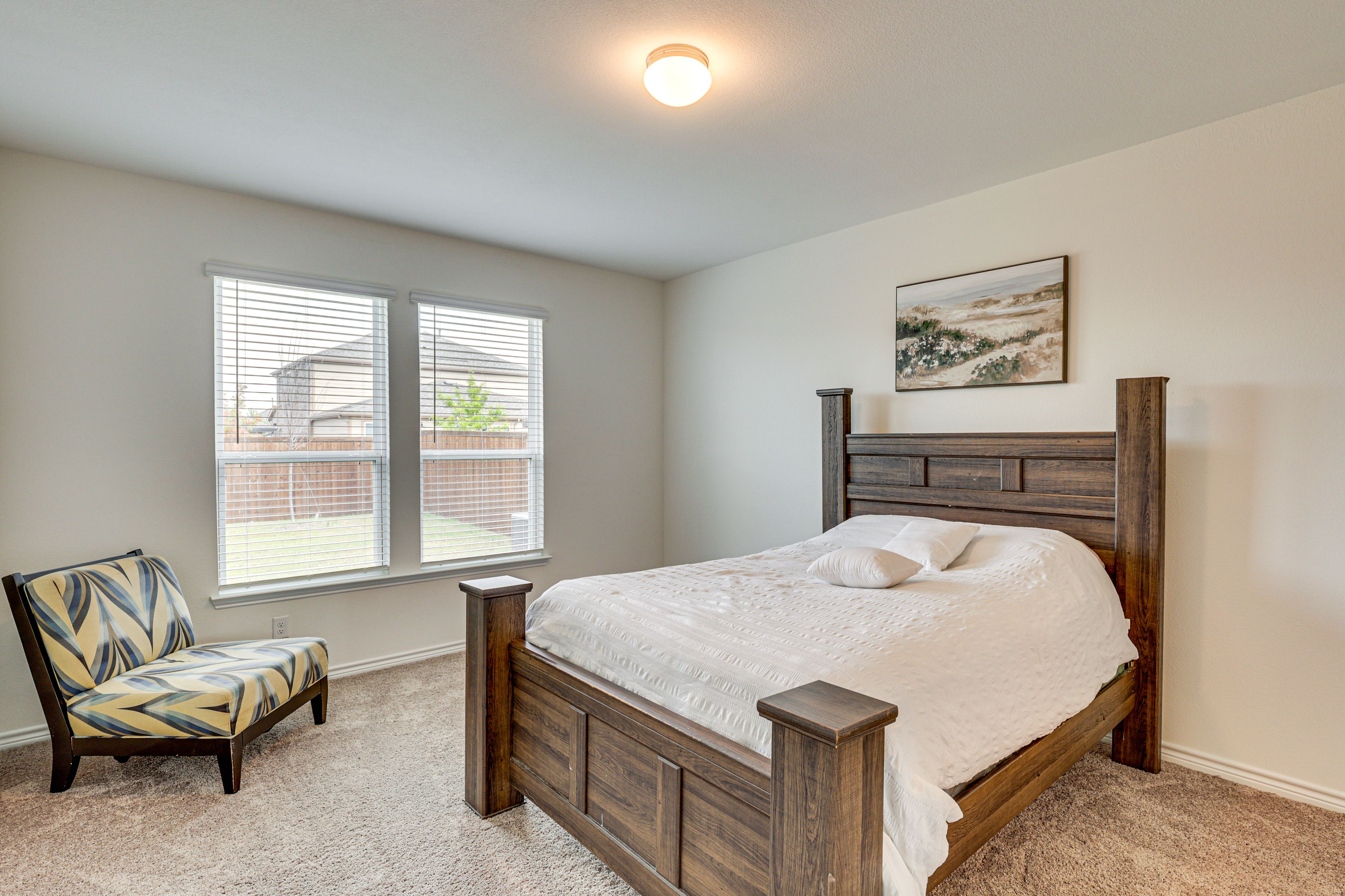 Bedroom 1 | Queen Bed