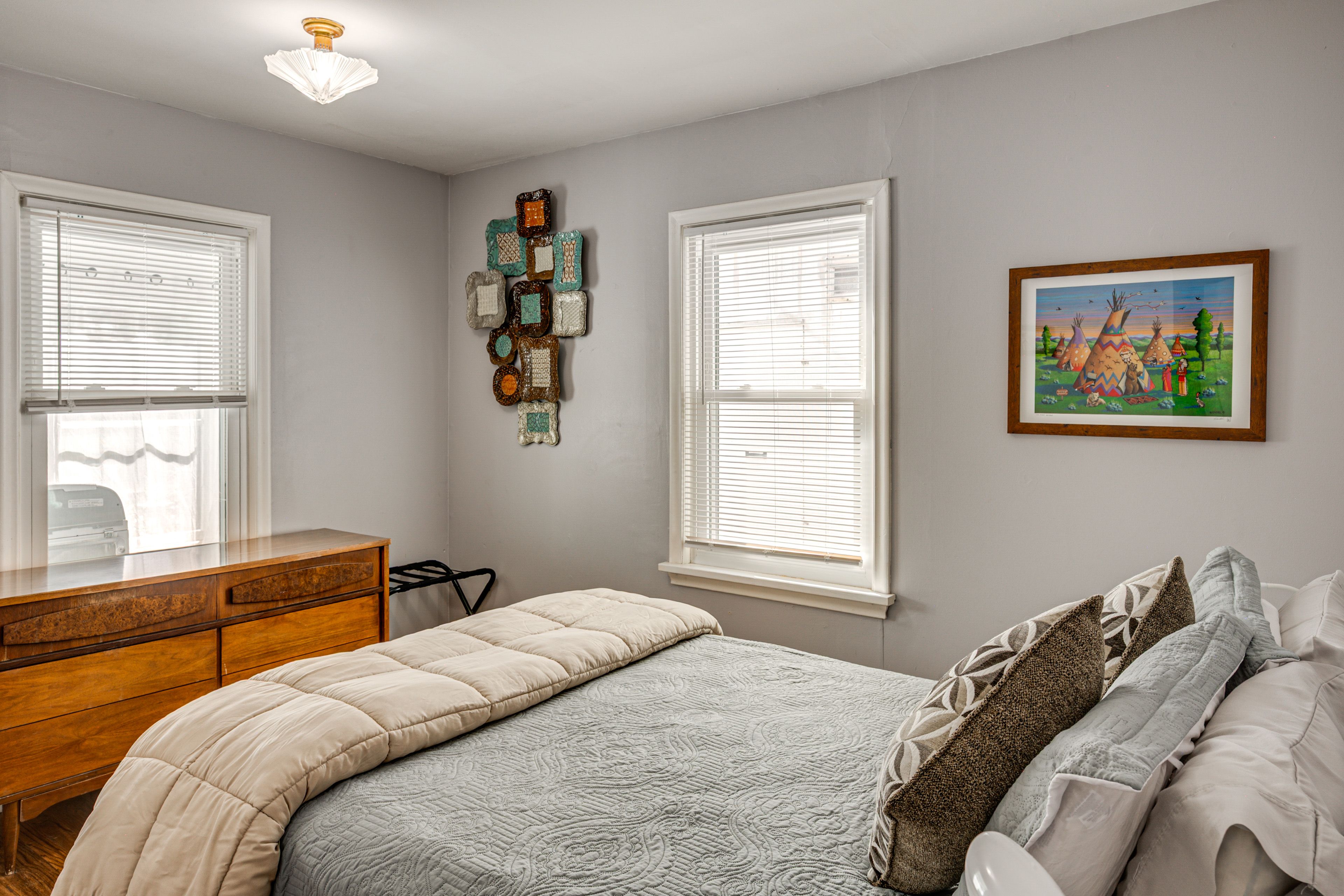 Bedroom 1 | Queen Bed