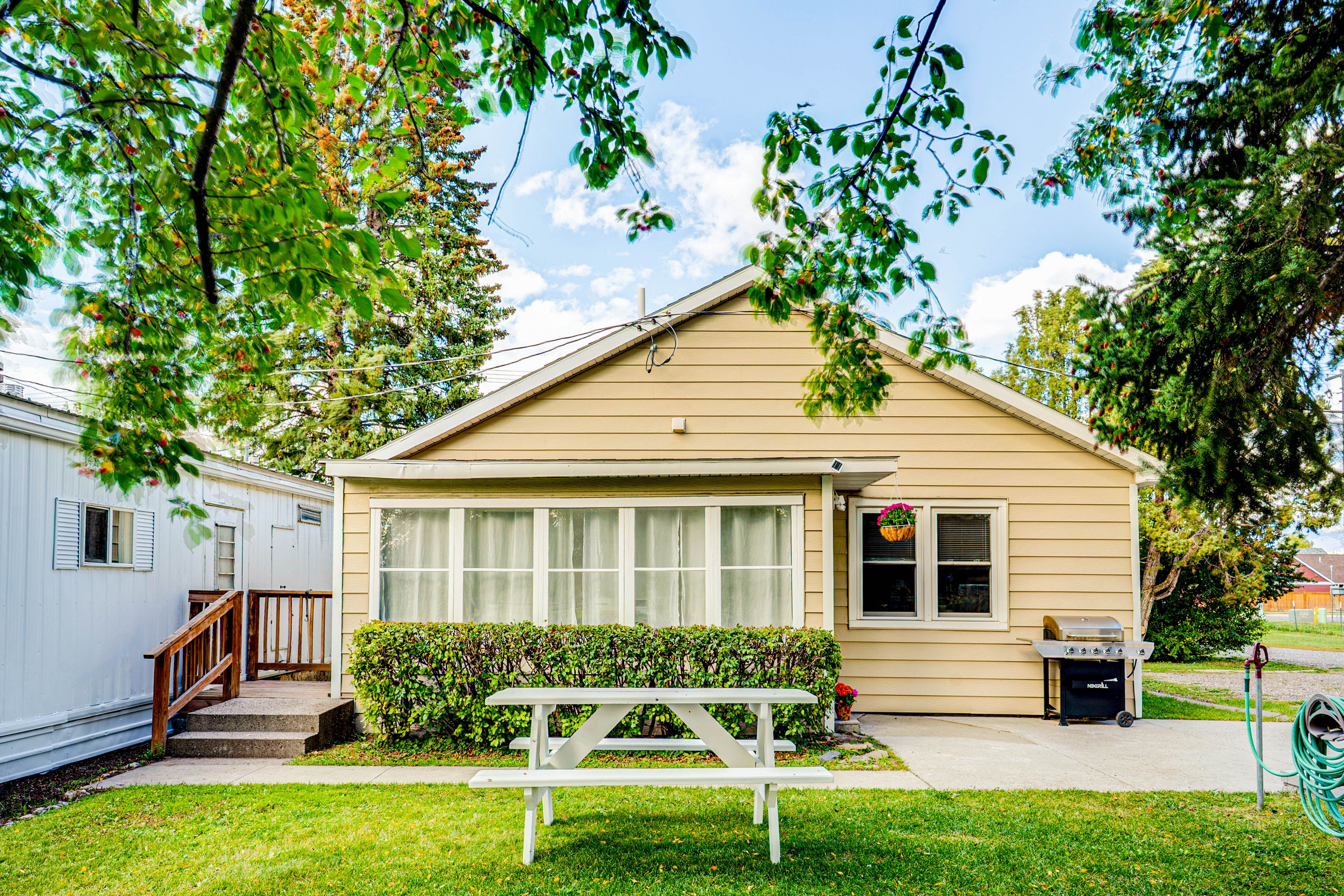 Bozeman Vacation Rental | 2BR | 1BA | 2 Steps Required | 1,000 Sq Ft