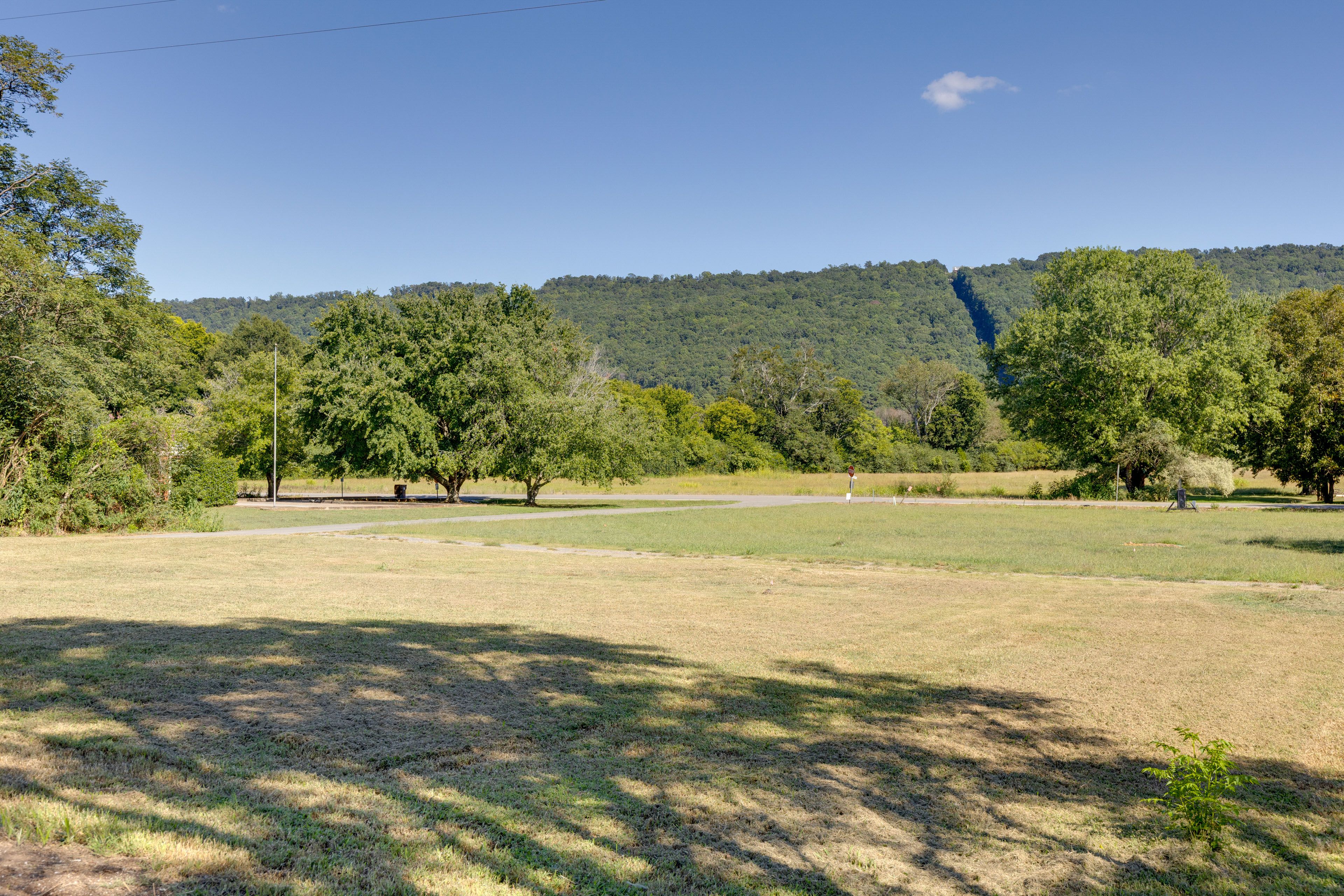 Property Surroundings | 14 Mi to Downtown Scottsboro