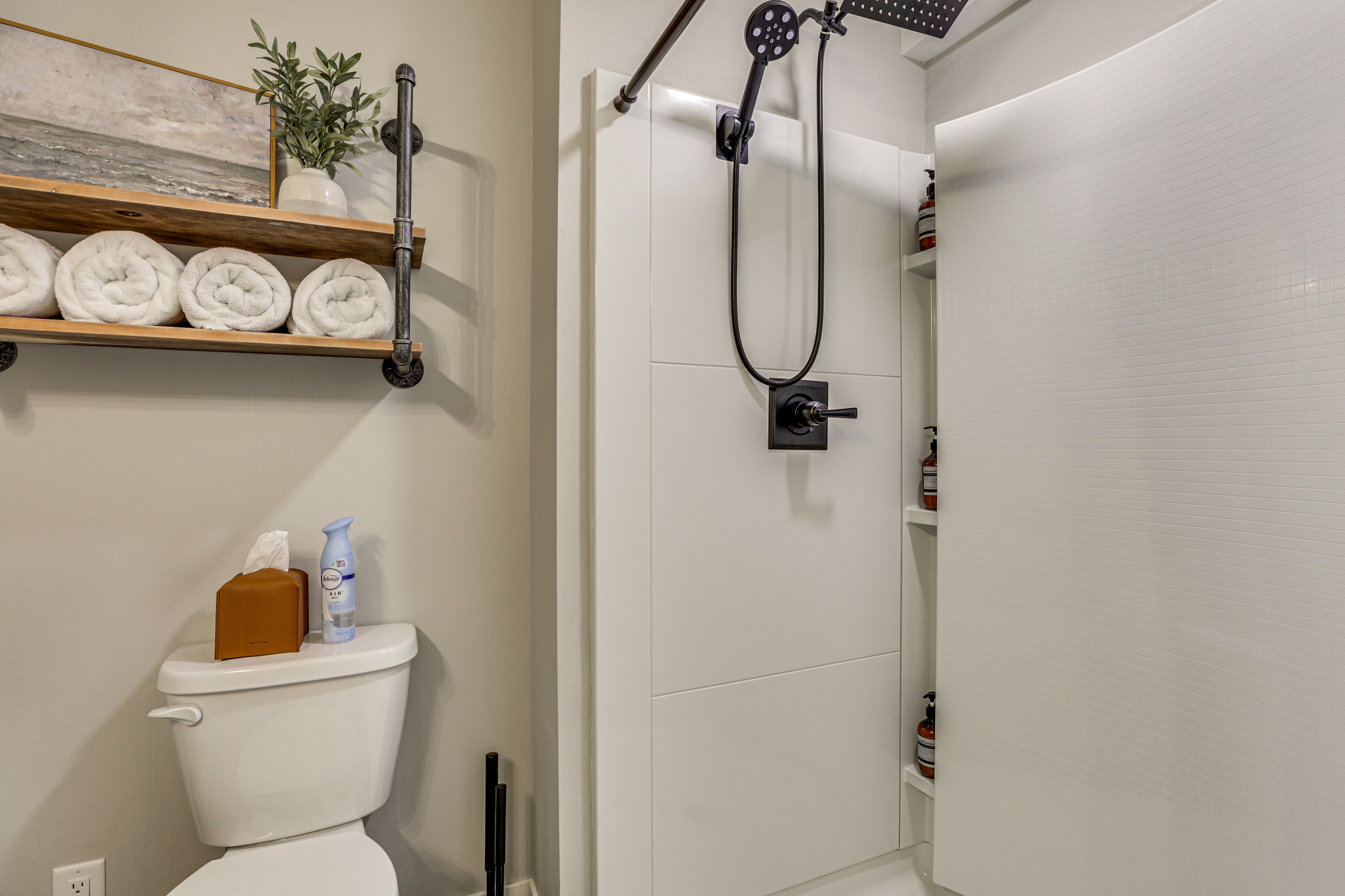 En-Suite Bathroom | Lower Level