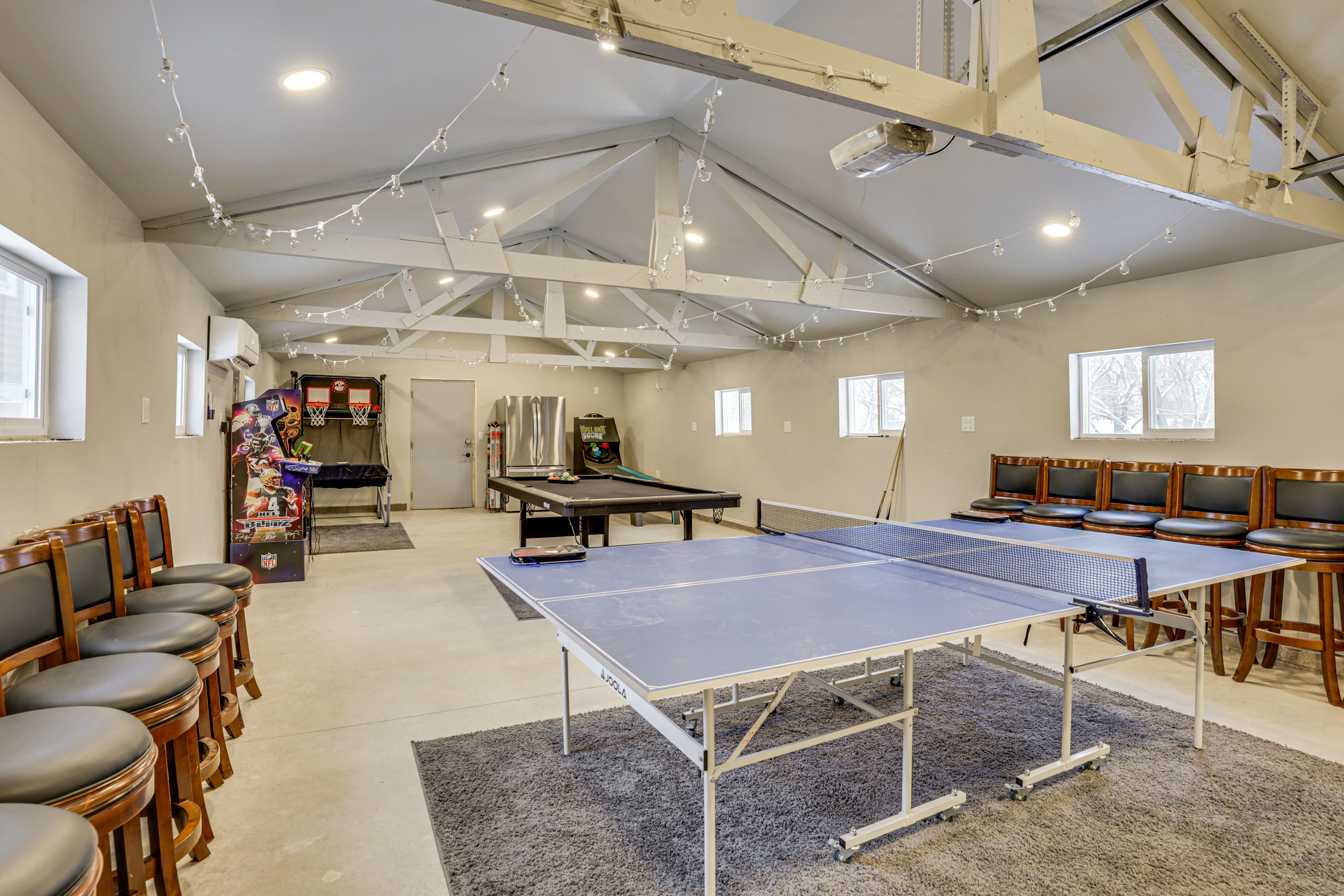 Game Room | Ping-Pong Table | Pool Table