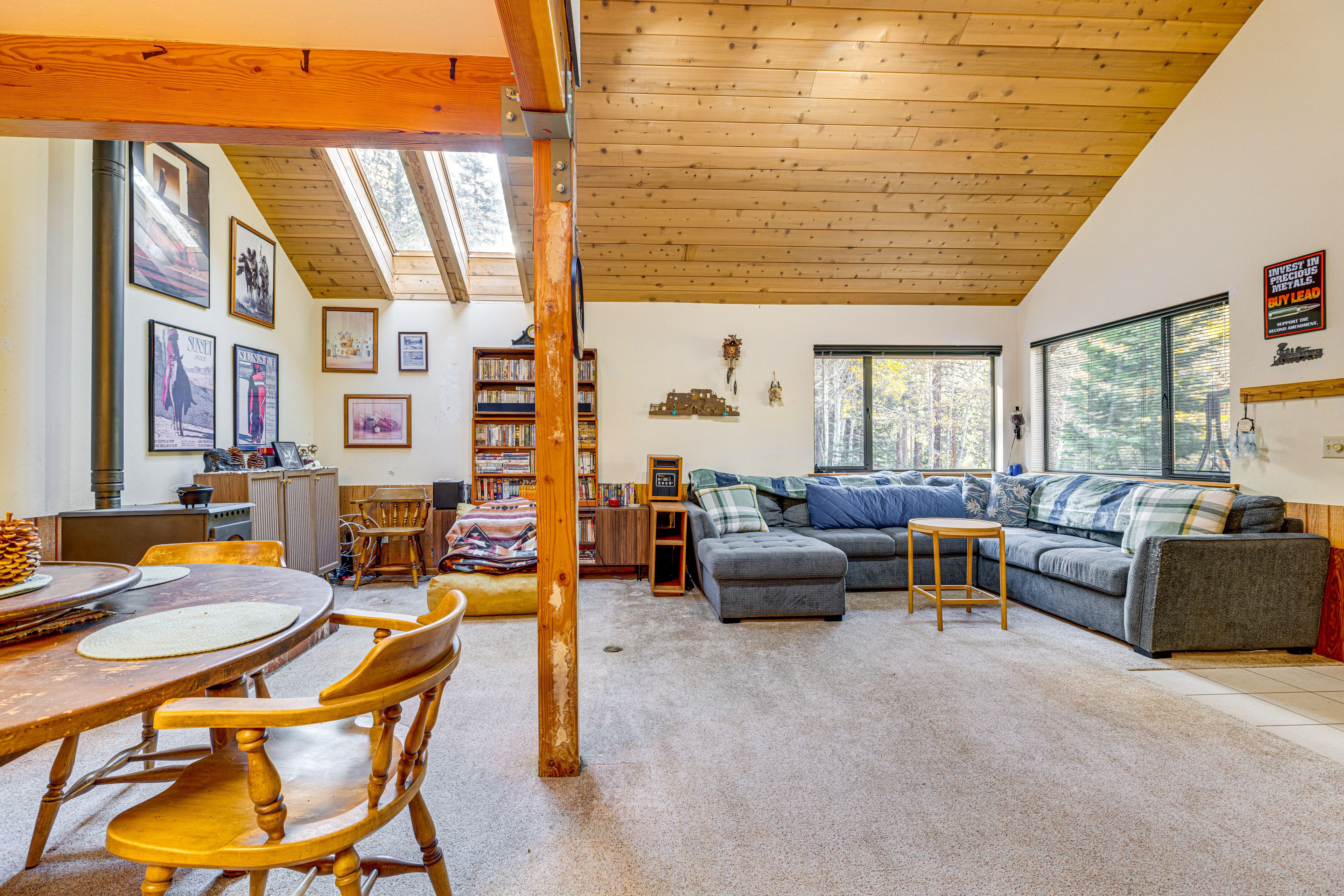 Interior | Dining Area