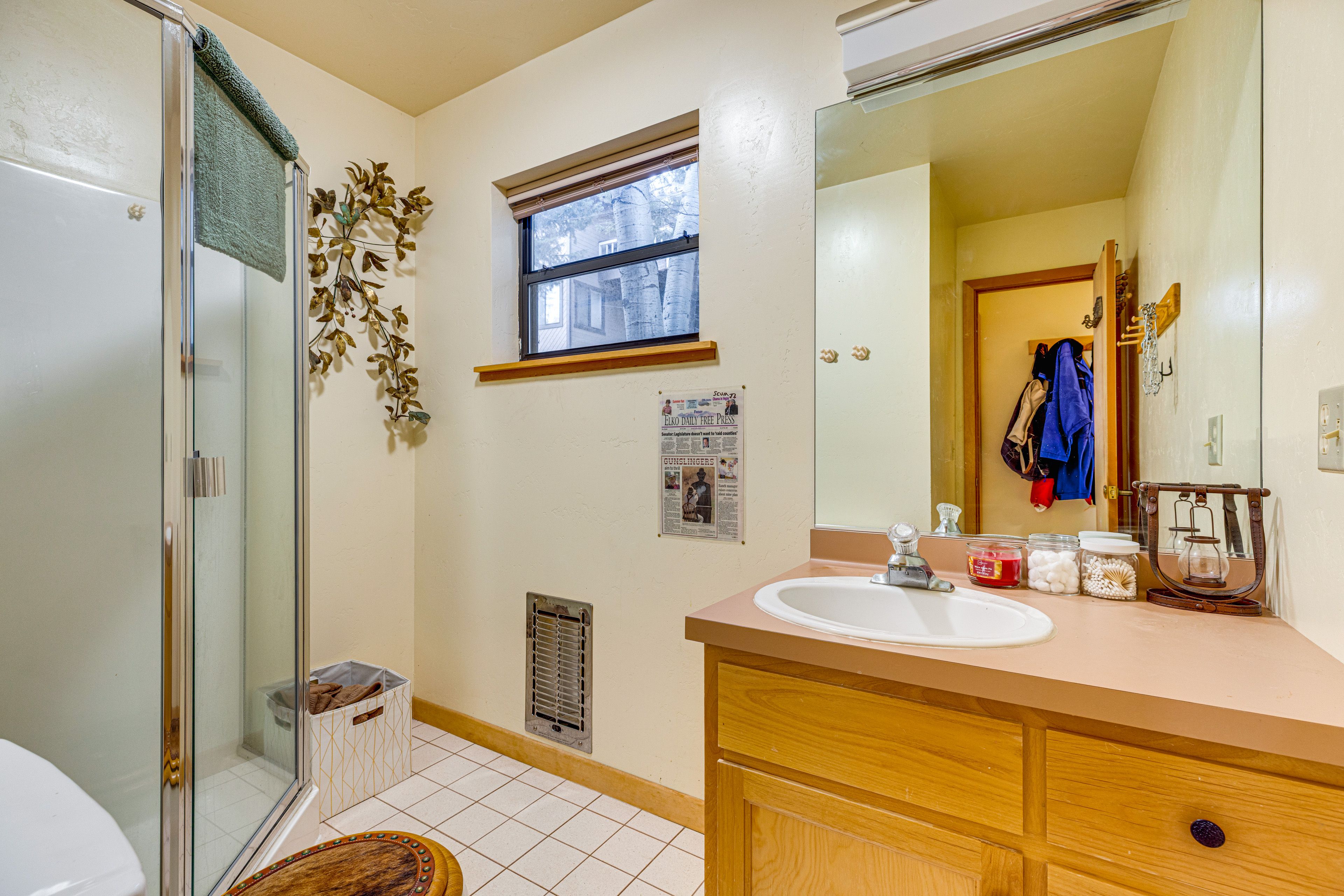 Full Bath | Towels | Hair Dryer | 2nd Floor