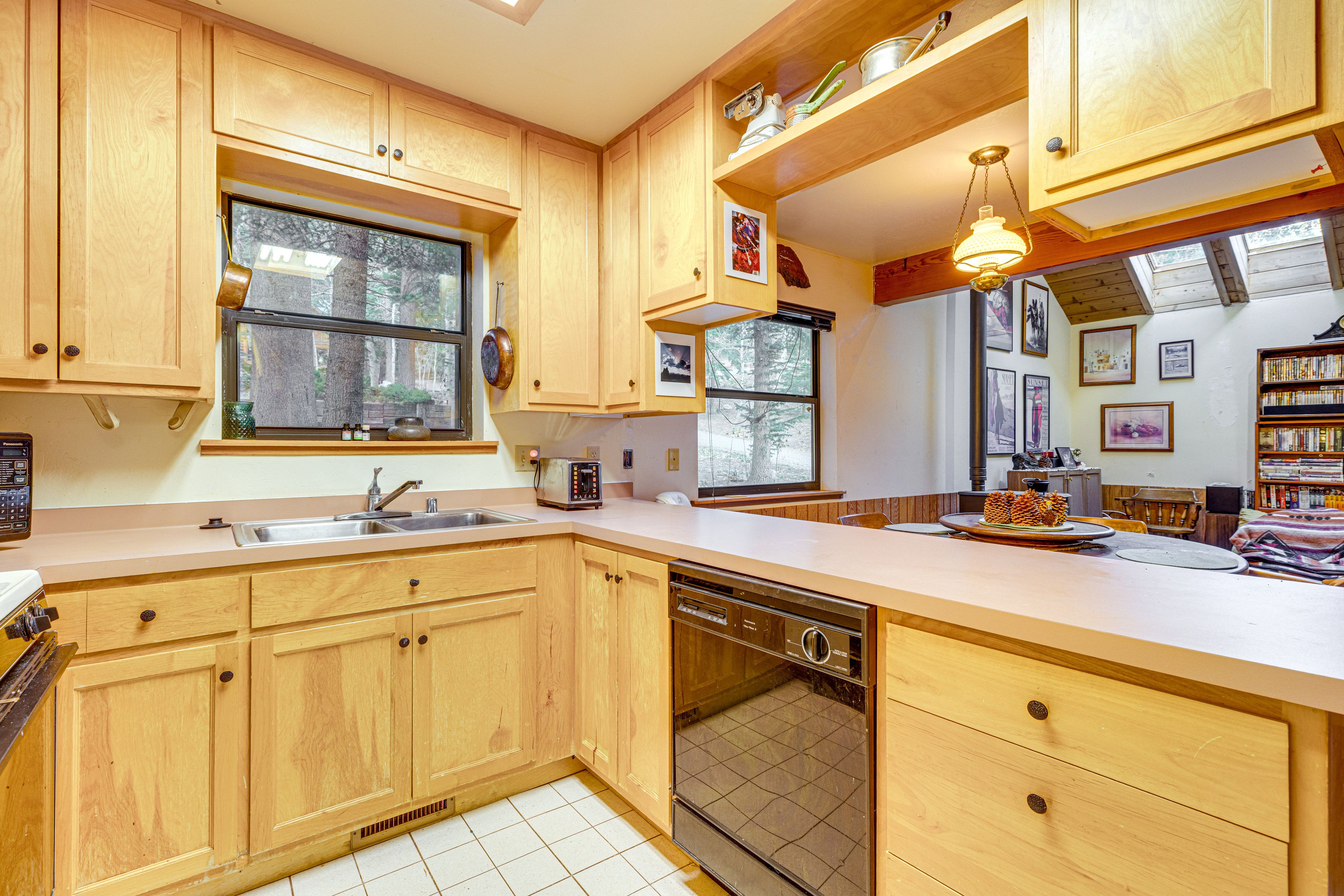 Kitchen | Coffee Maker | Toaster | 1st Floor