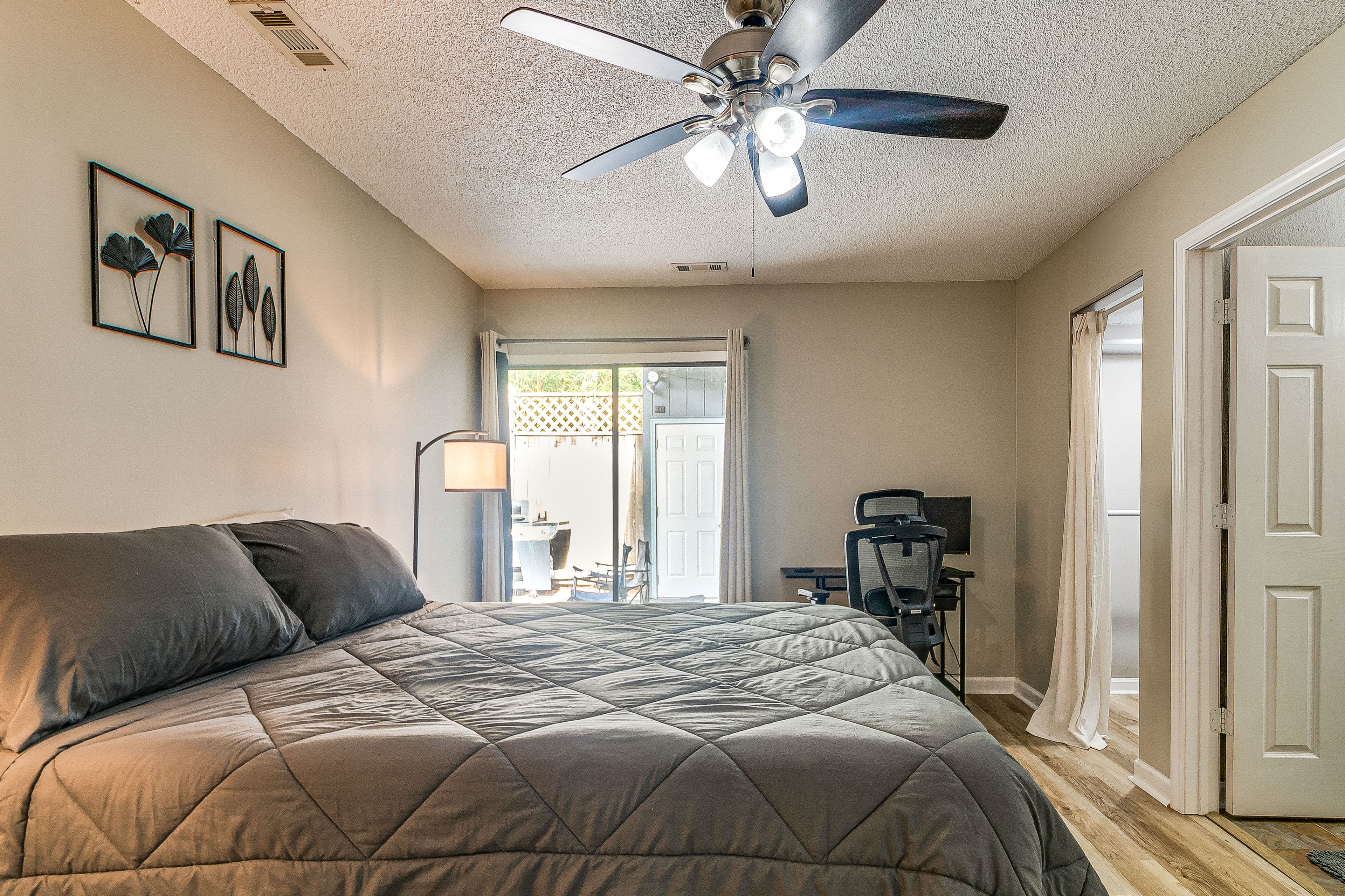 Bedroom 1 | Queen Bed | Workspace | Free WiFi