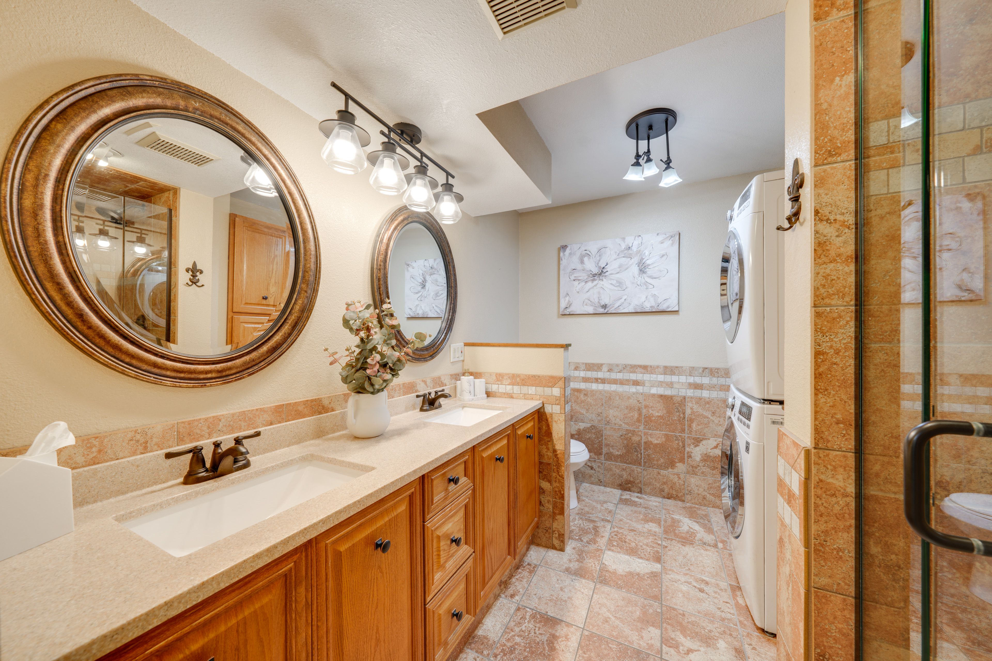 Full Bathroom | Laundry