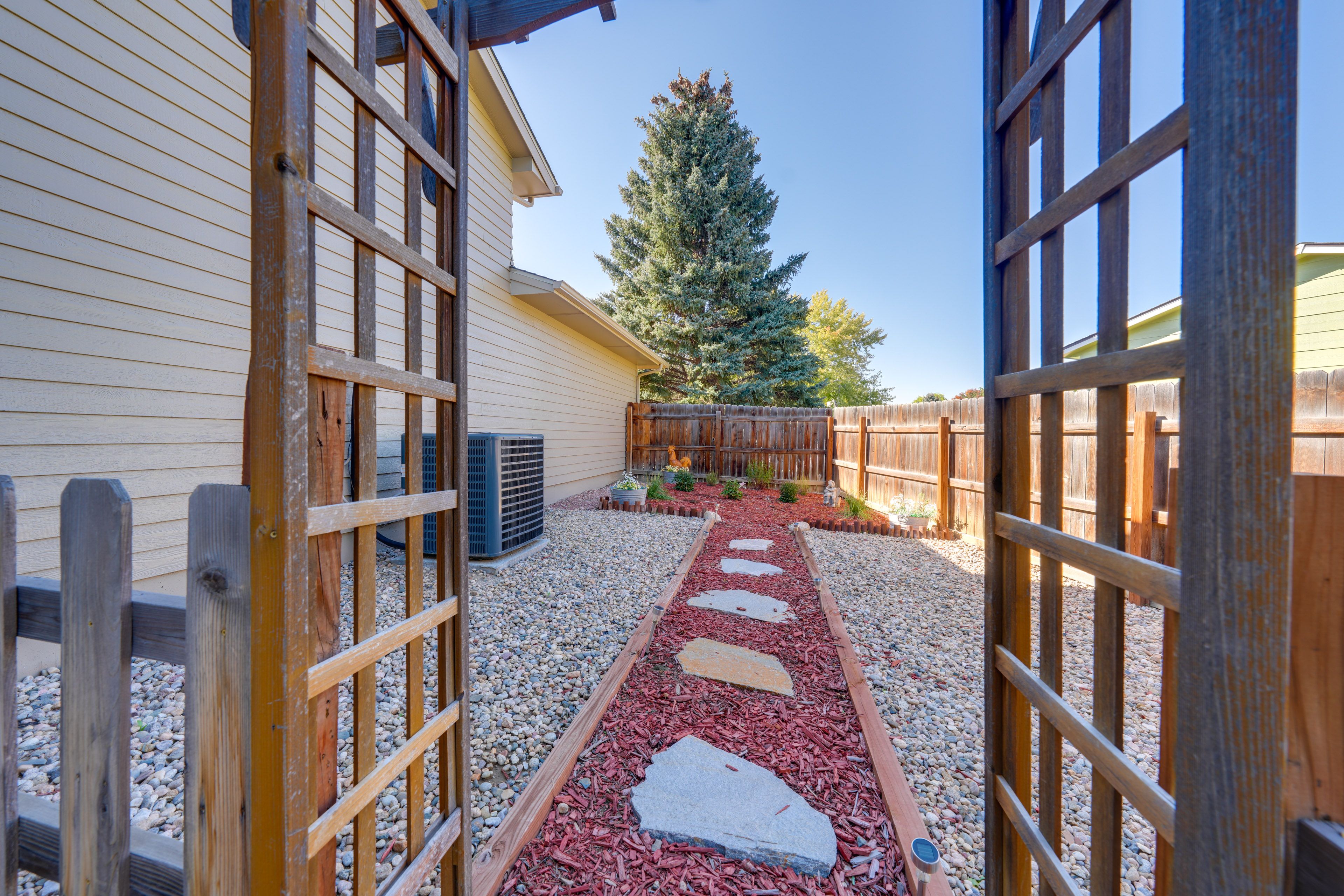 House Exterior | Garden