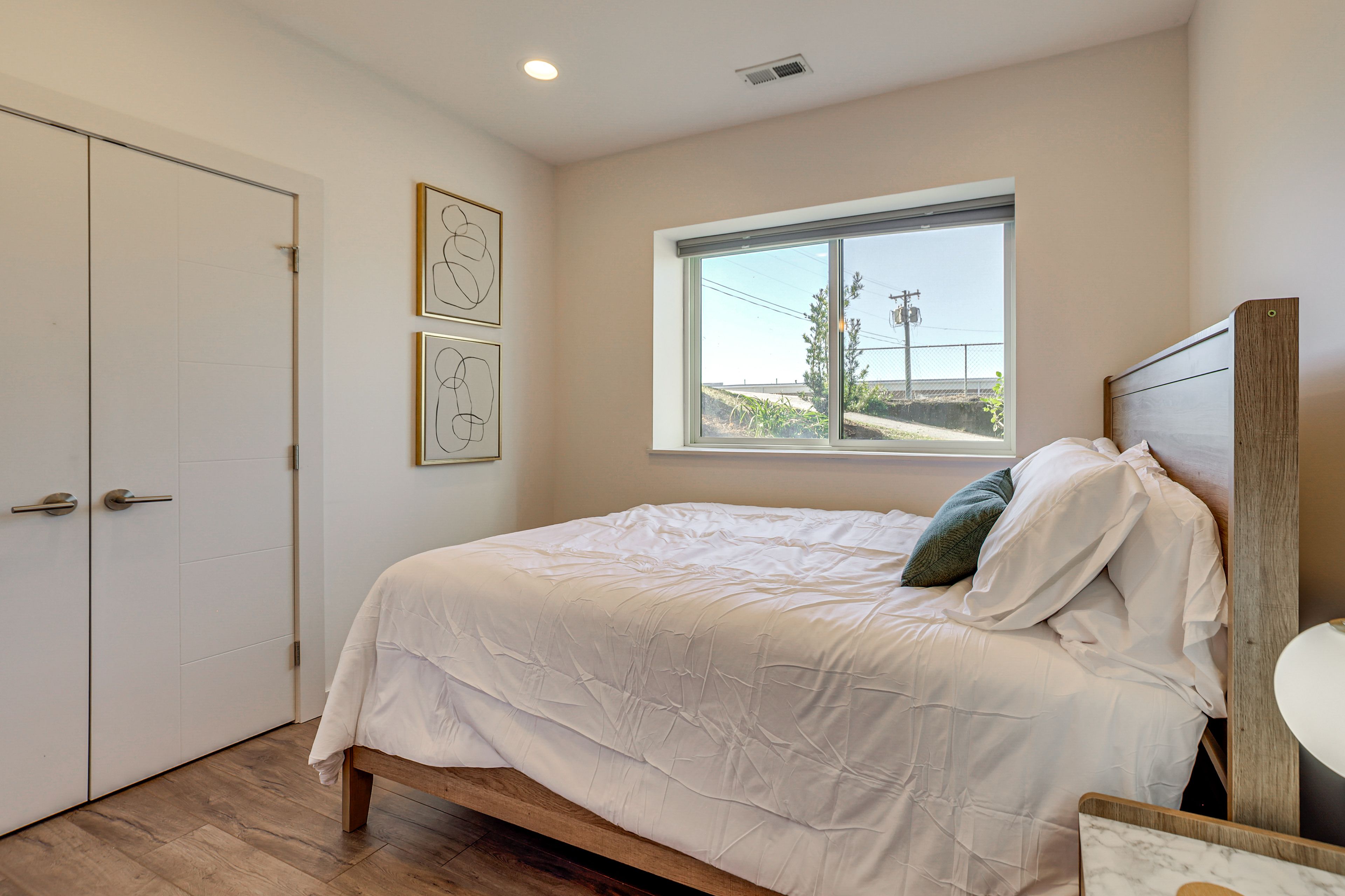 Bedroom 4 | Basement | Queen Bed