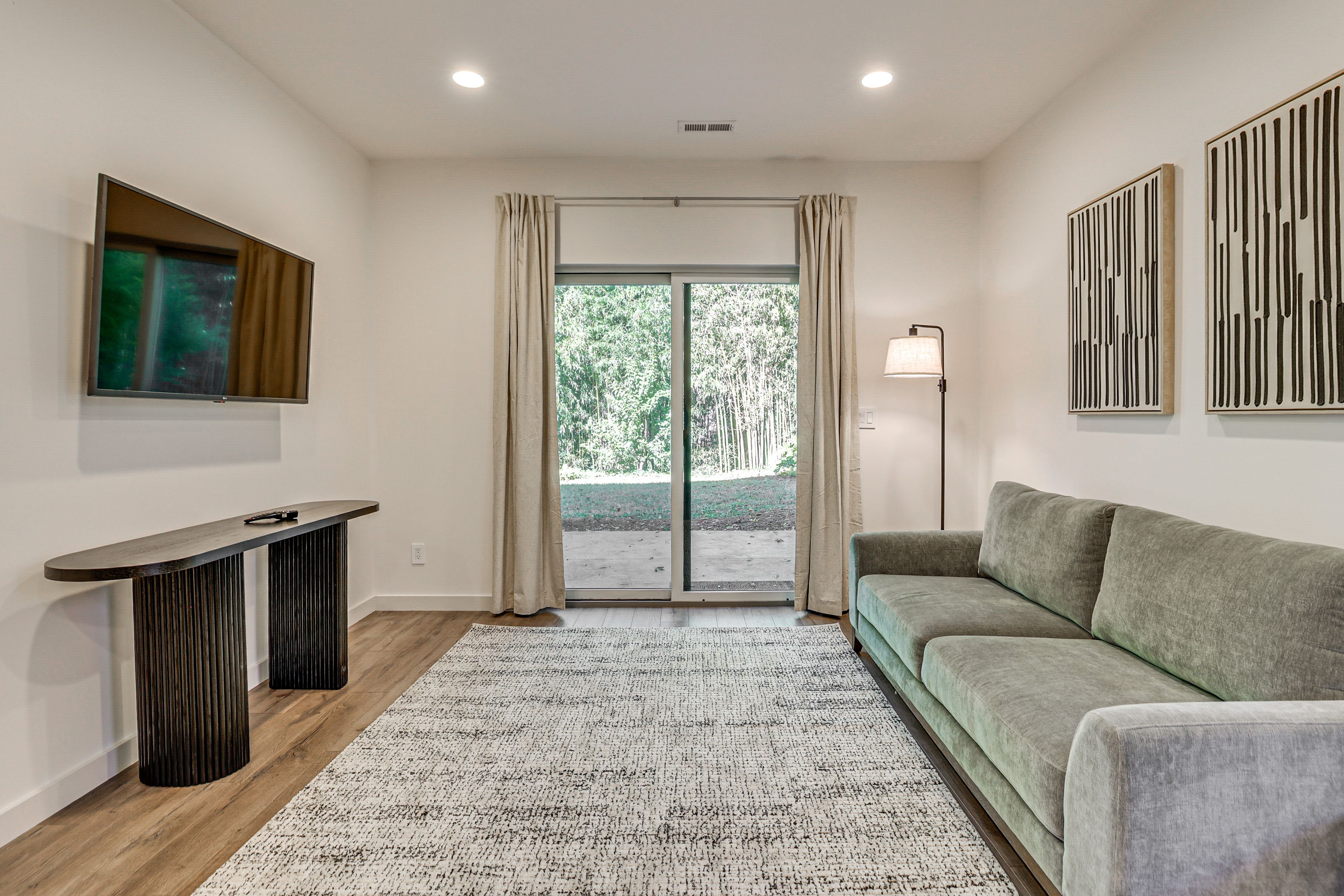 Additional Living Area | Basement | Smart TV | Wet Bar | Fireplace