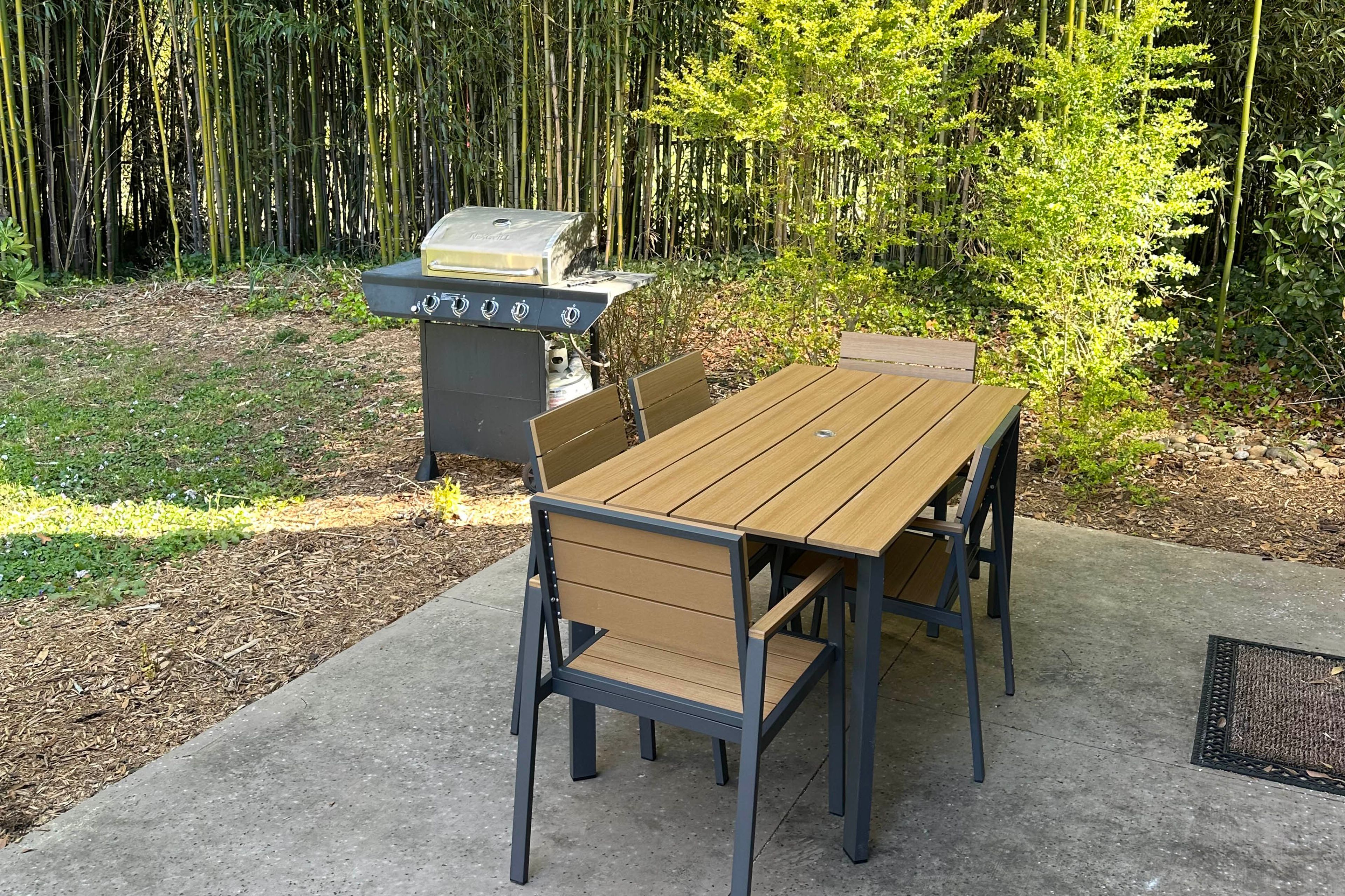 Patio | Seating & Dining Areas | Gas Grill