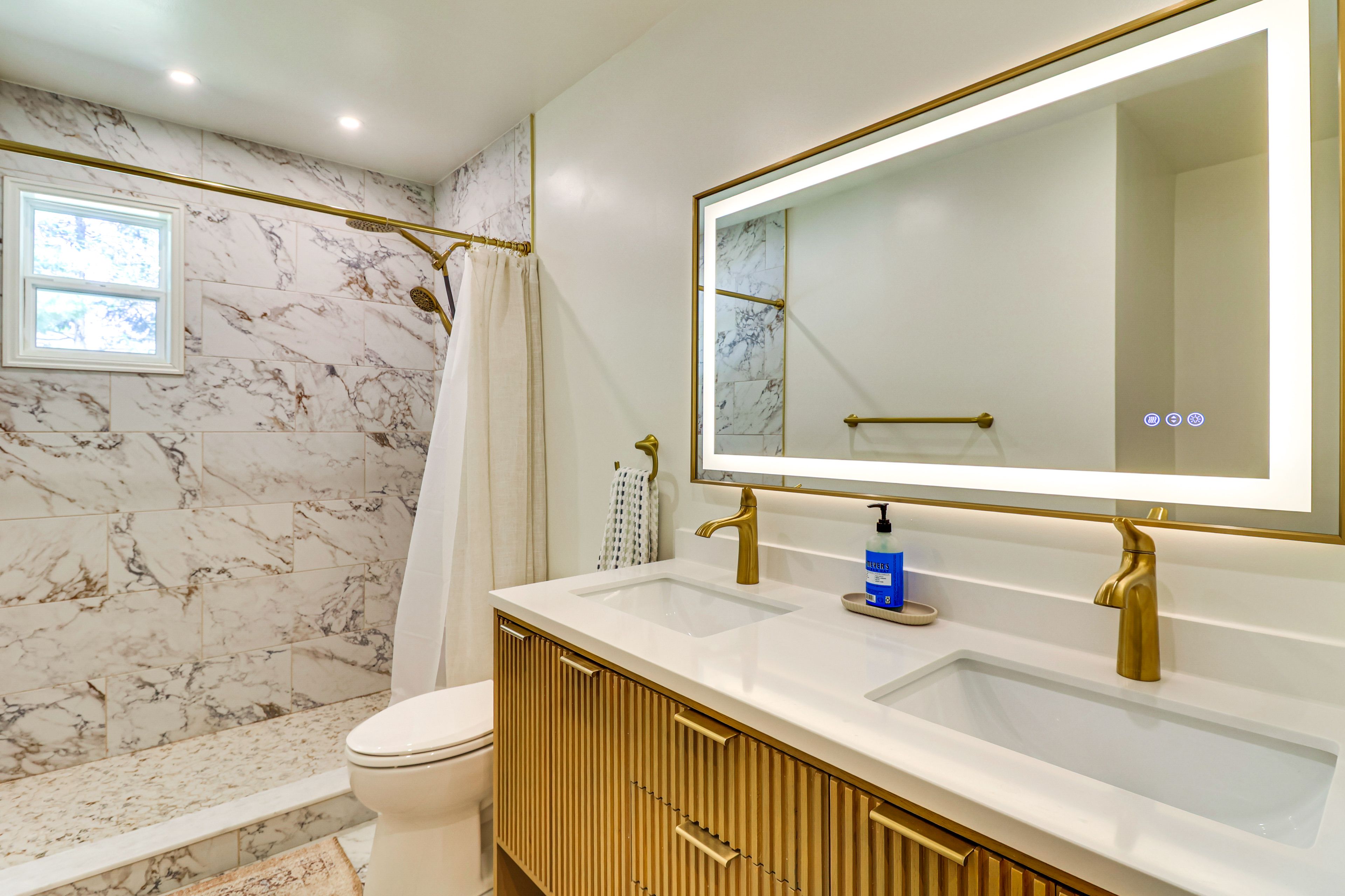 Bathroom | Towels Provided