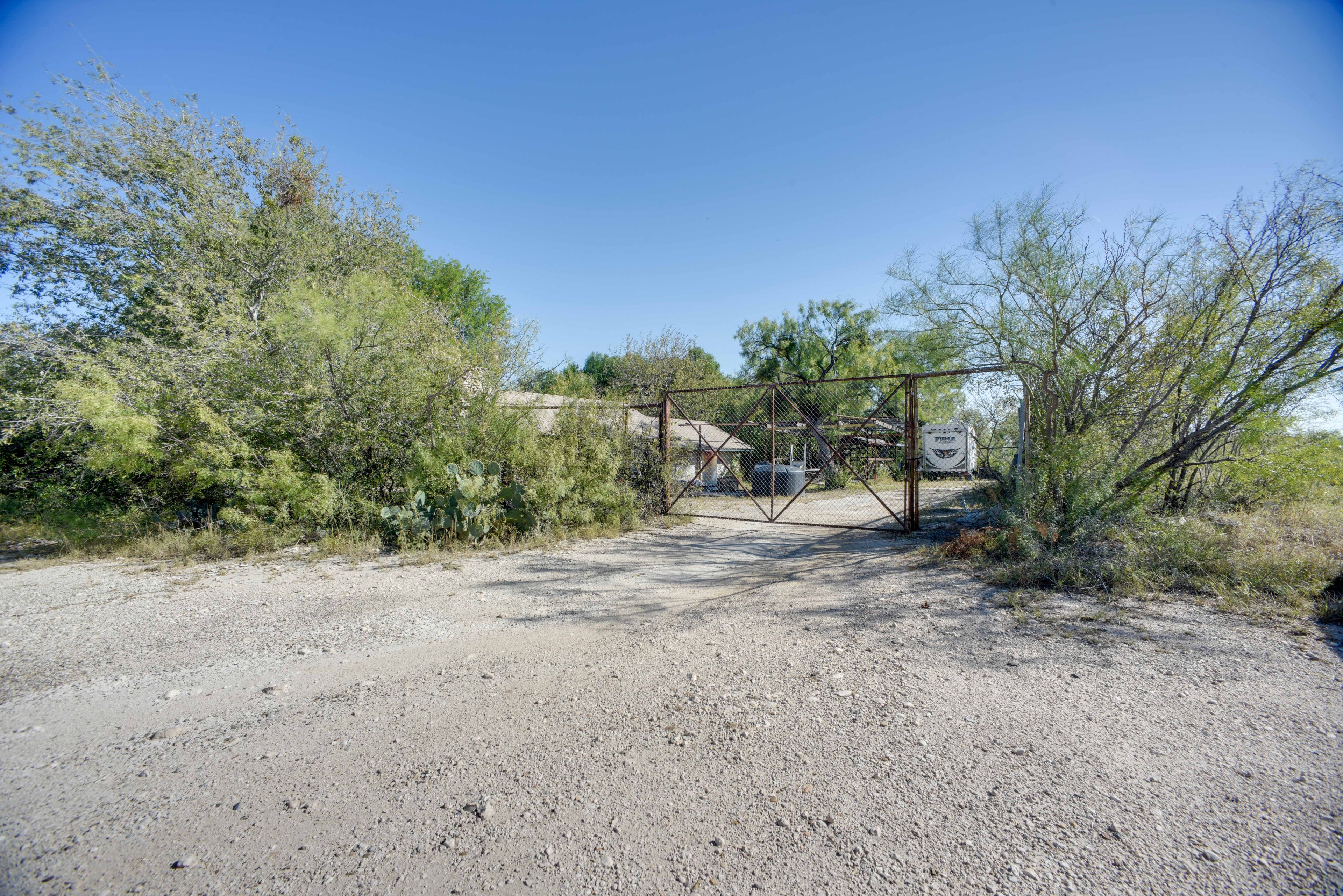 Parking | Driveway (5 Vehicles)