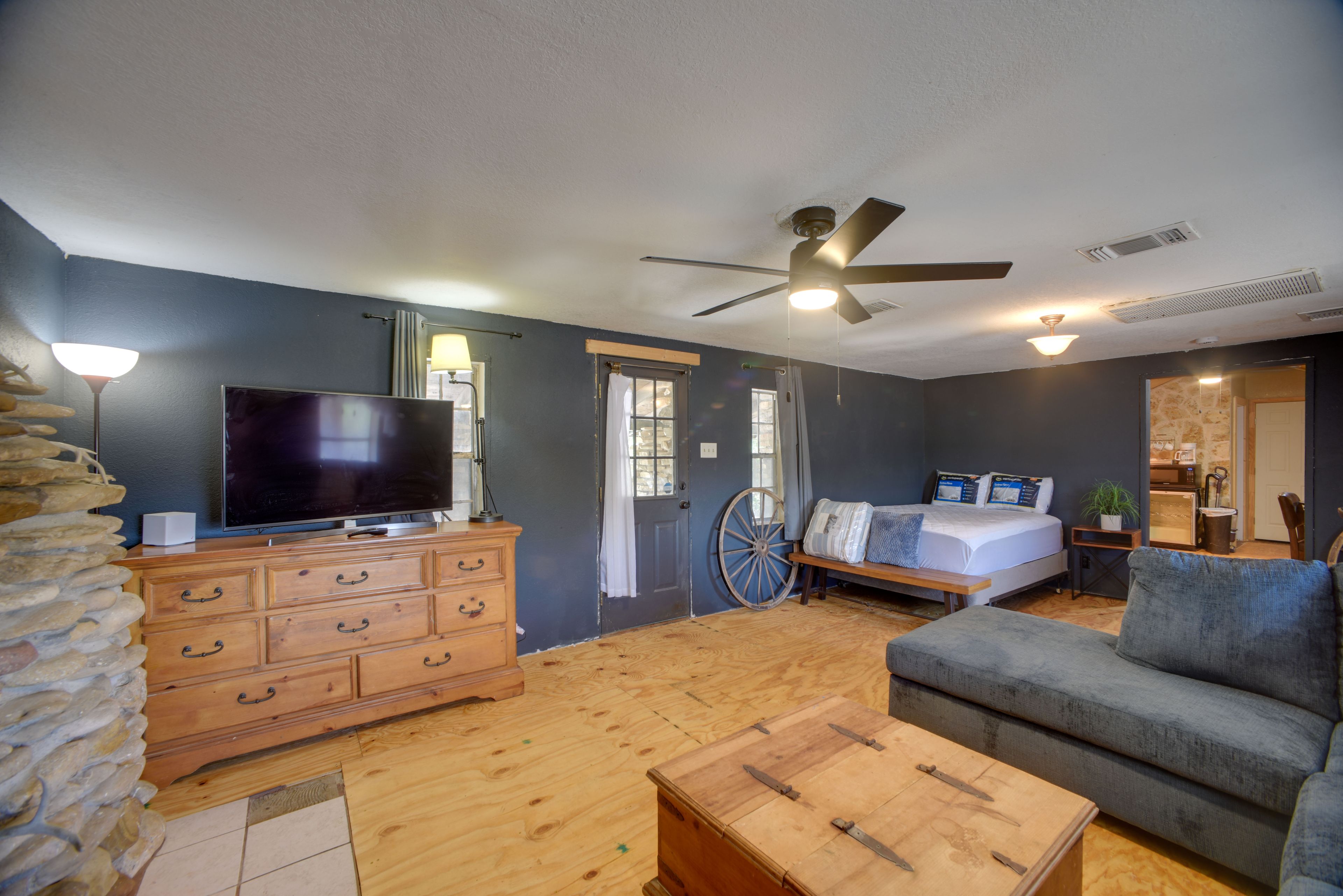 Del Rio Vacation Rental | Studio | 1BA | Steps Required | 750 Sq Ft