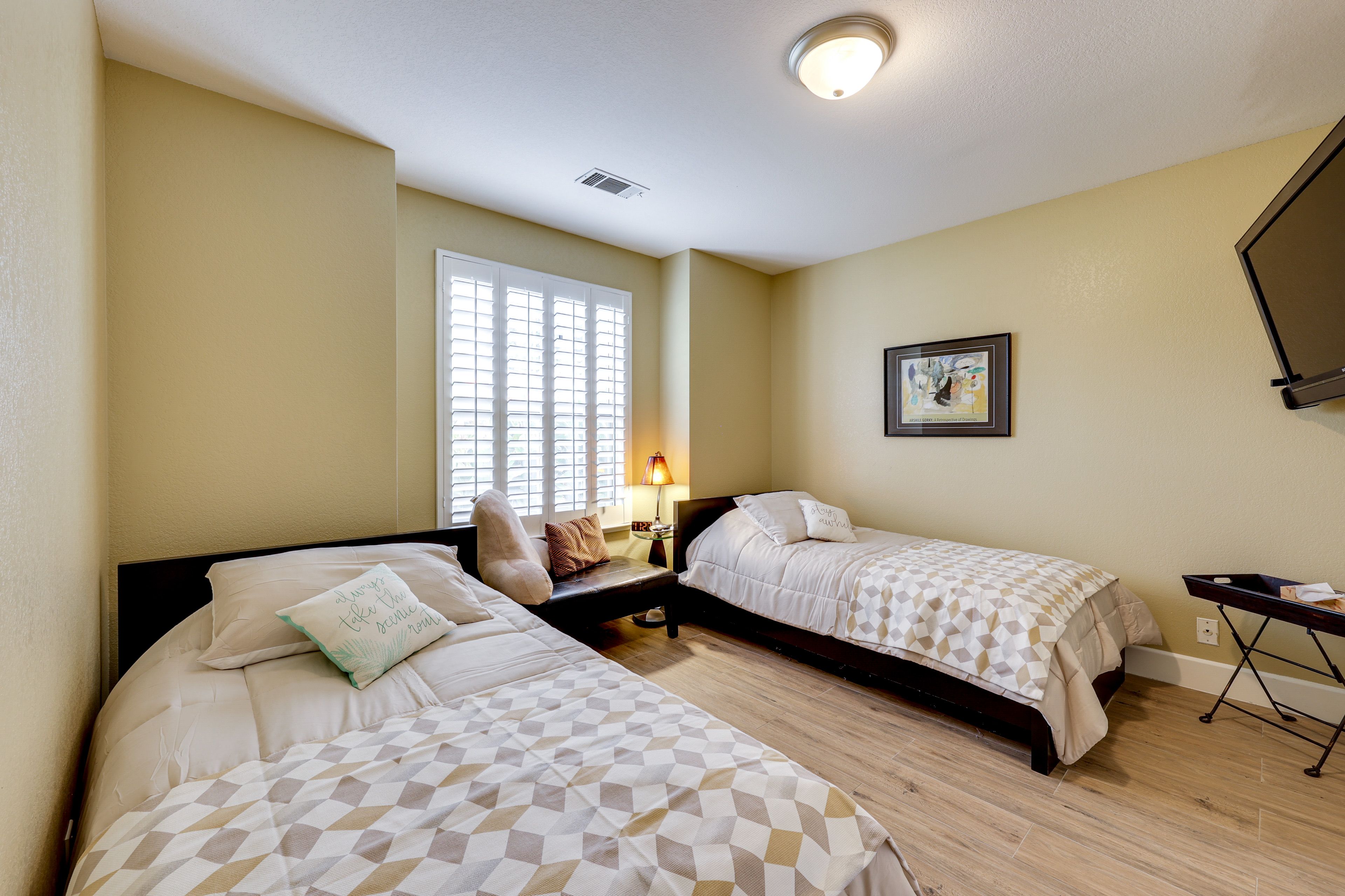 Bedroom 2 | 2 Twin Beds