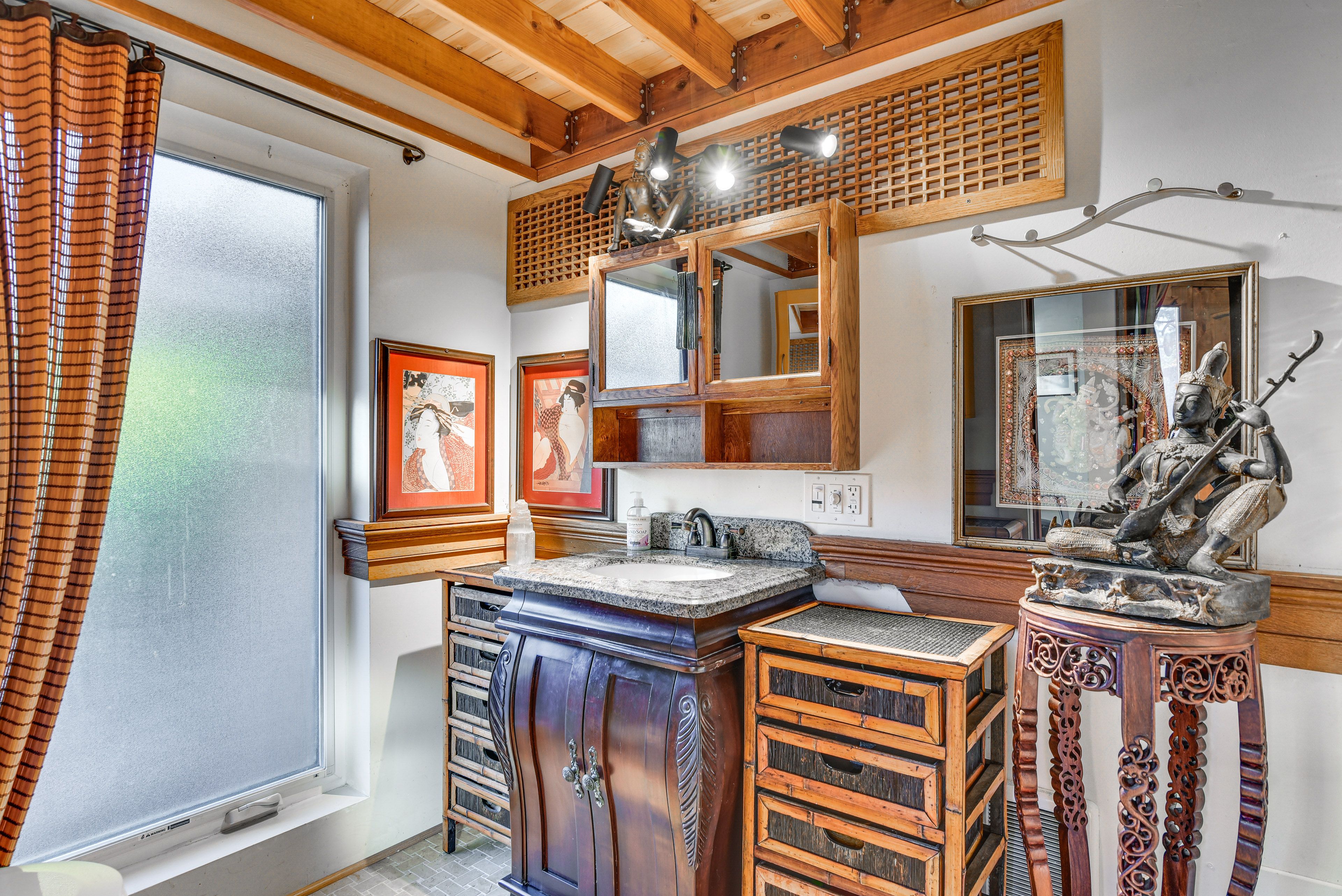 Full Bath | Complimentary Toiletries | Towels Provided