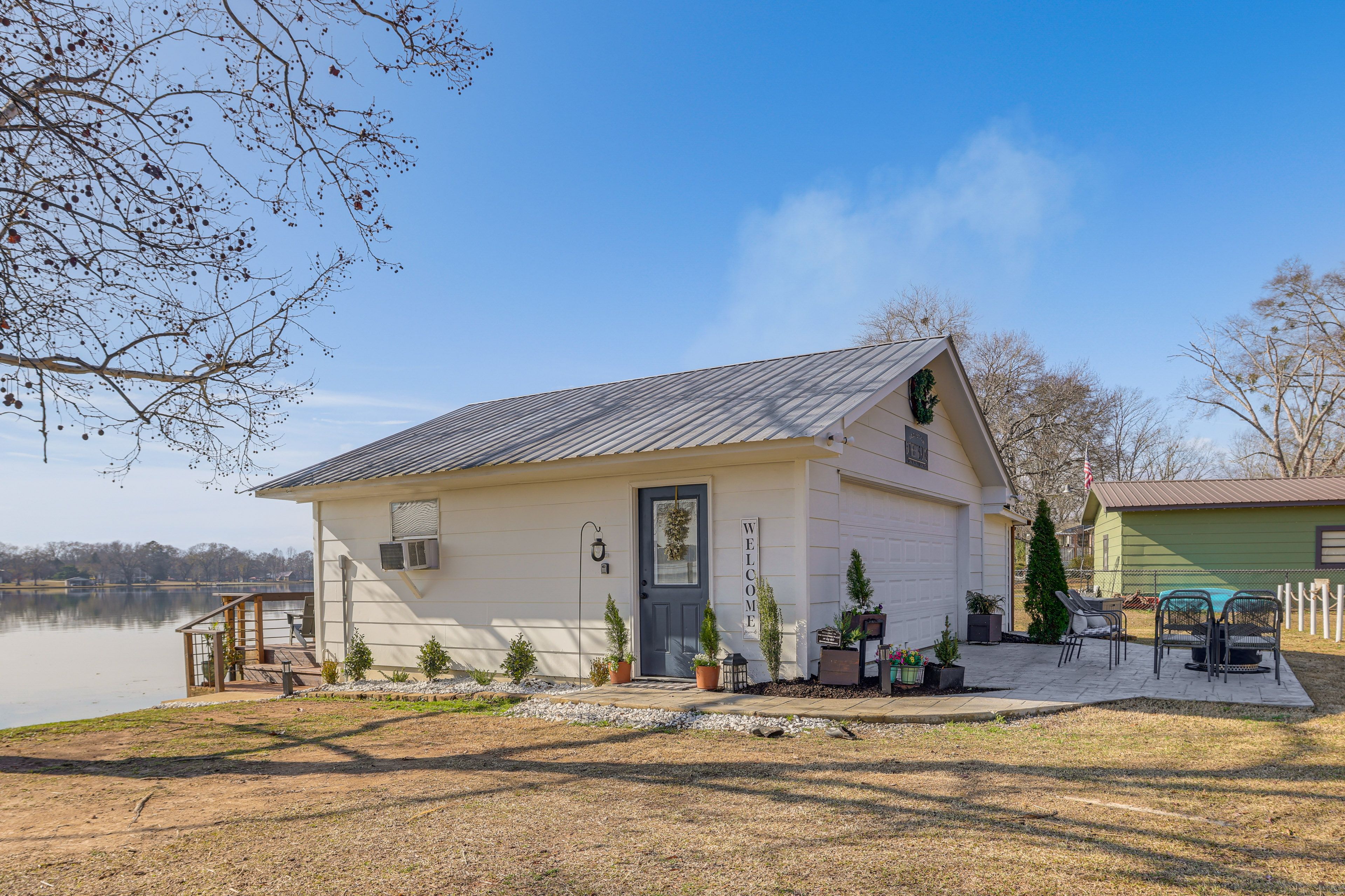 Parking | Driveway (3 Vehicles)