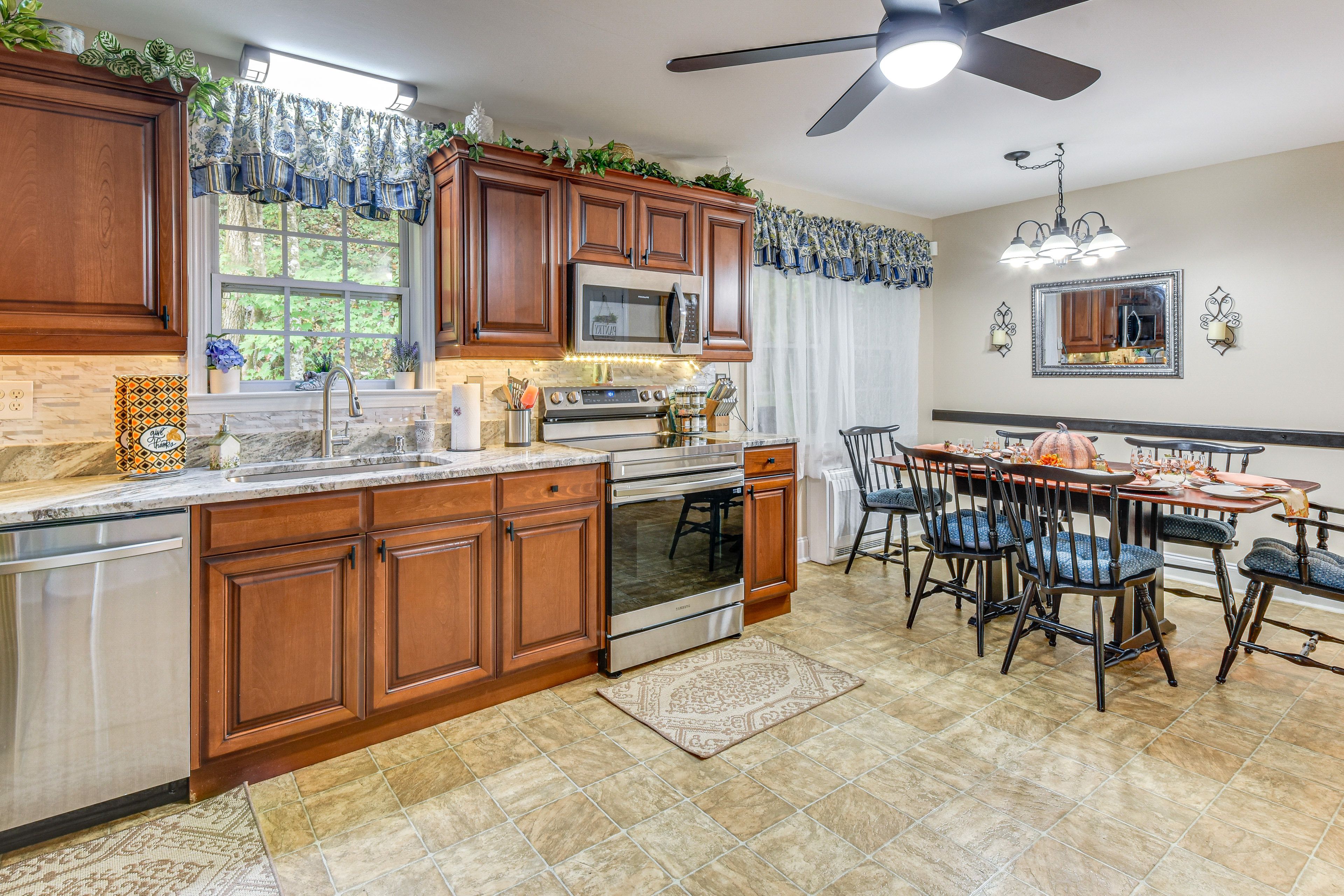 Kitchen | Cooking Basics | Pod Coffee Maker | Microwave | Toaster | Blender