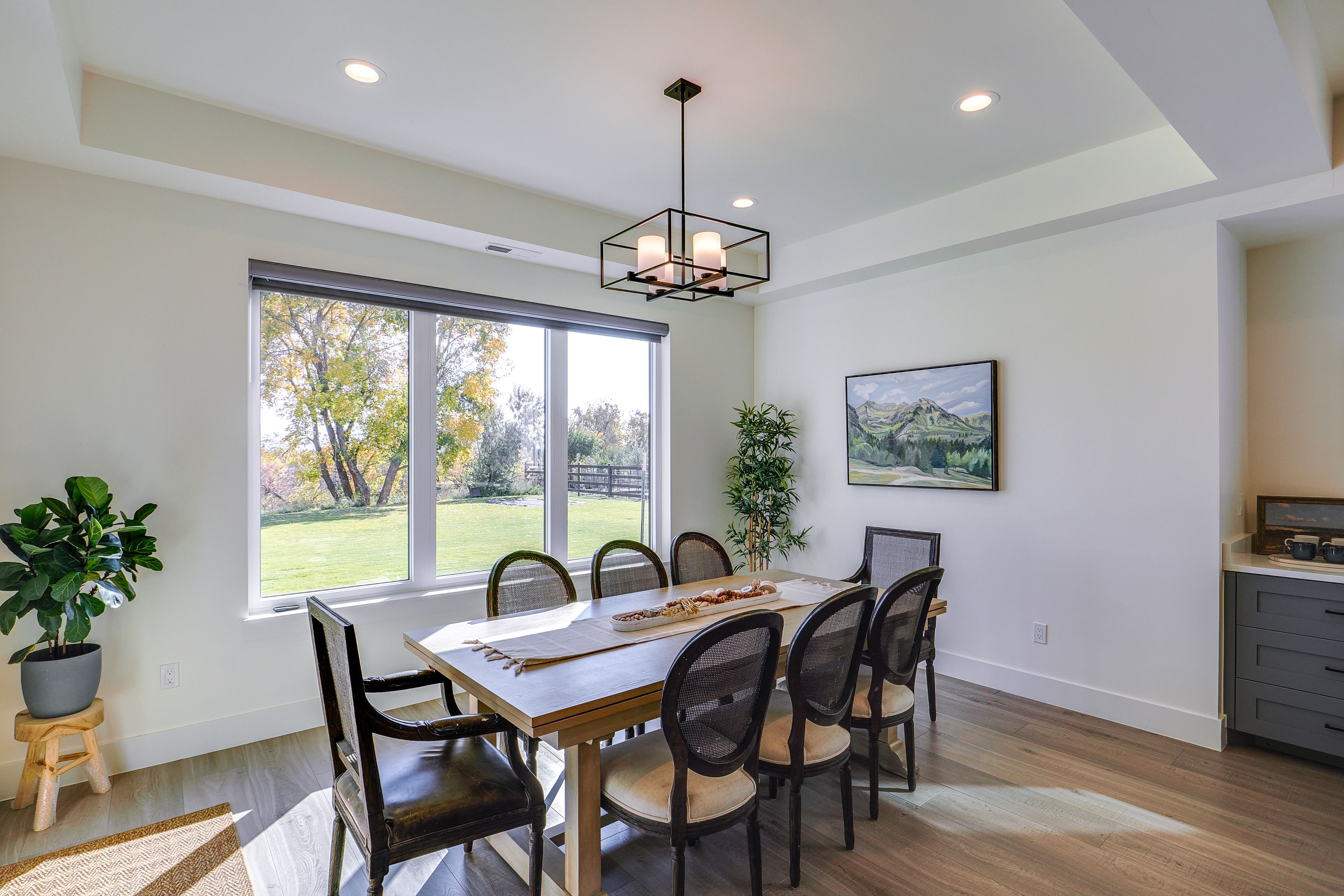 Dining Area | Dishware & Flatware