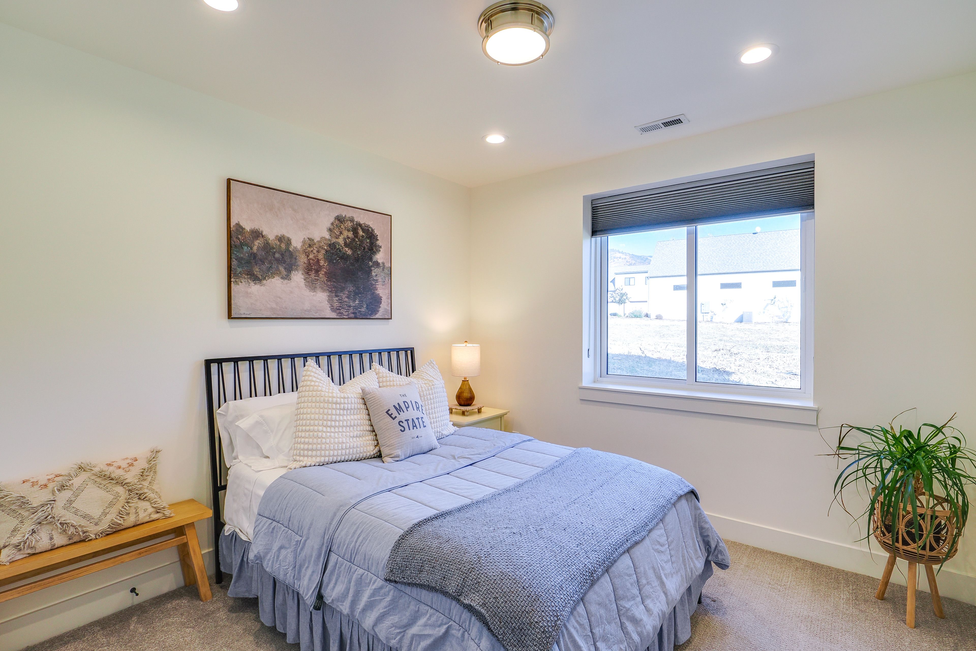 Bedroom 2 | Queen Bed