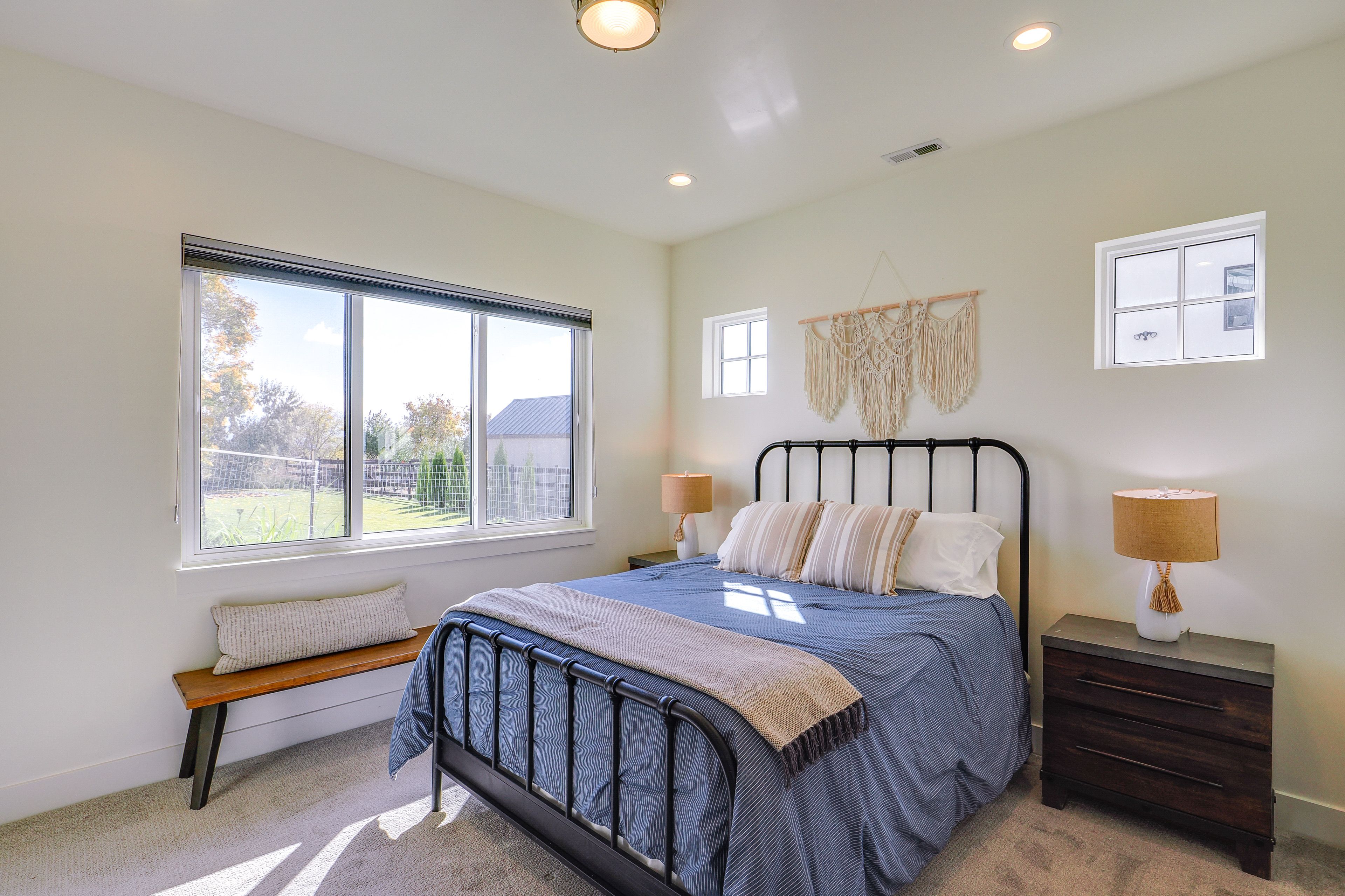 Bedroom 4 | Queen Bed