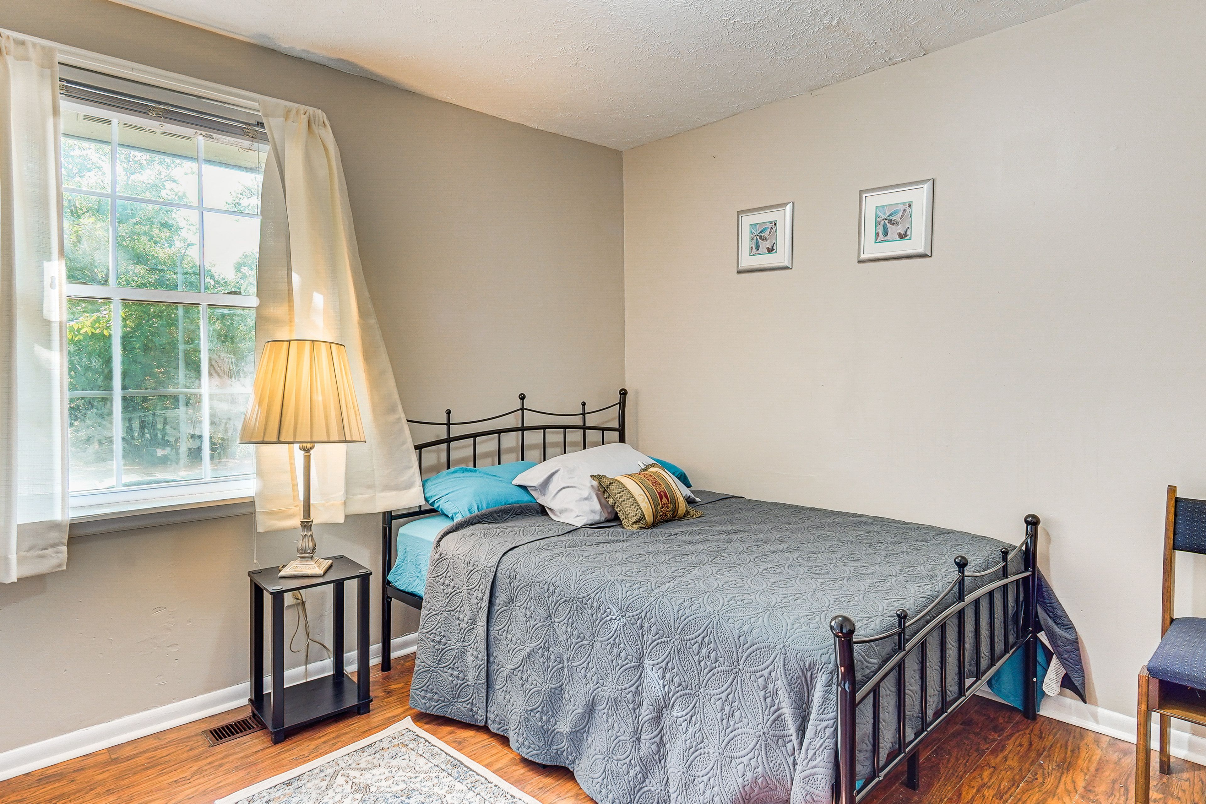 Bedroom 2 | Queen Bed