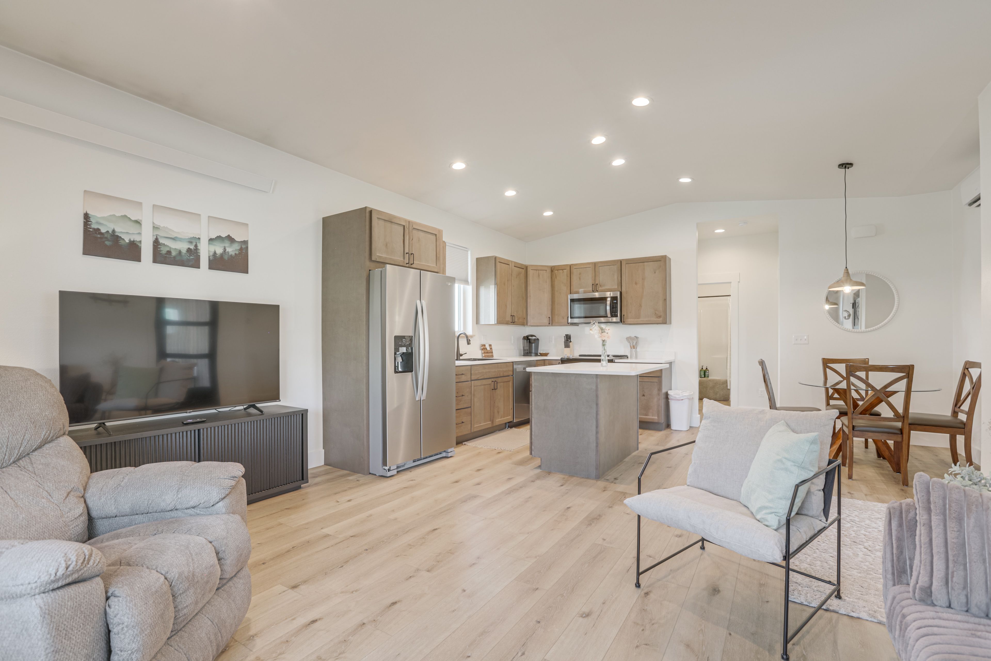 Living Room | Full Futon | Smart TV