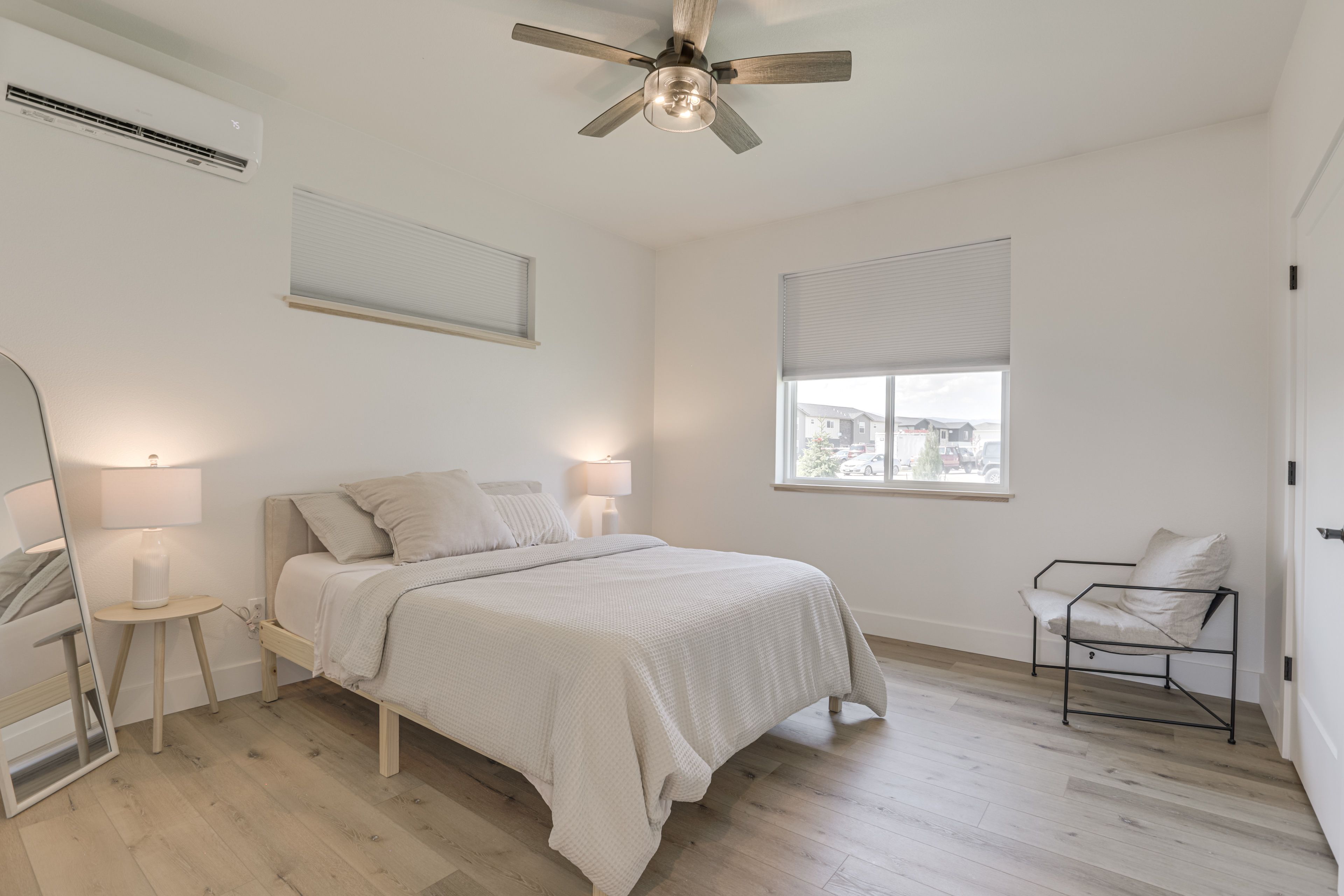 Bedroom 1 | Queen Bed