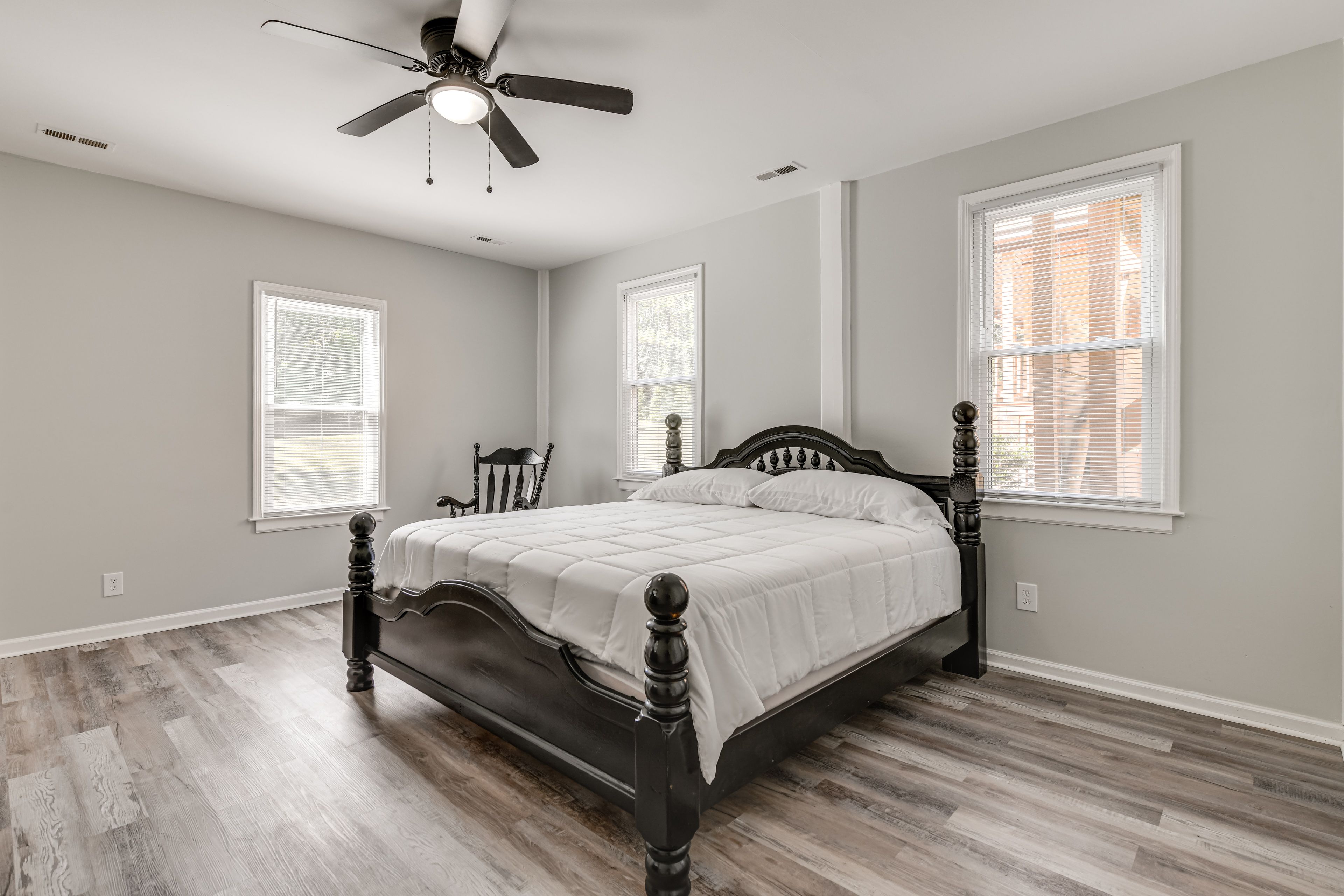 Bedroom 1 | King Bed