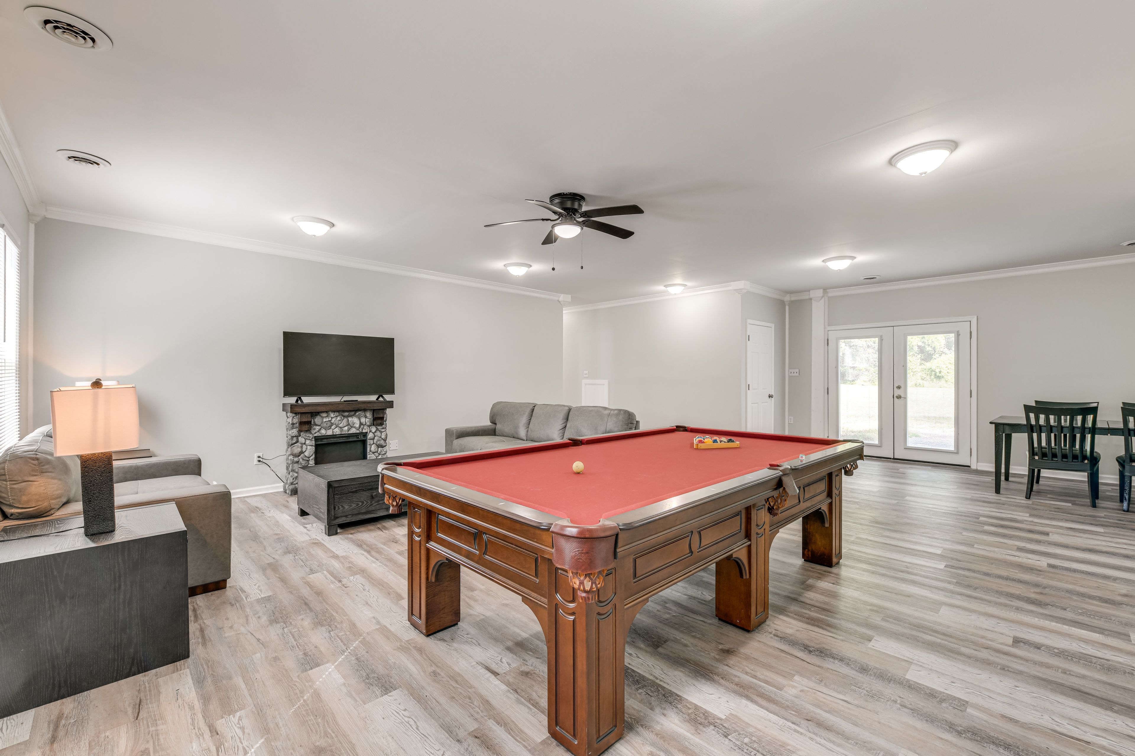 Petersburg Vacation Rental | 2BR | 1BA | Steps Required | 1,500 Sq Ft