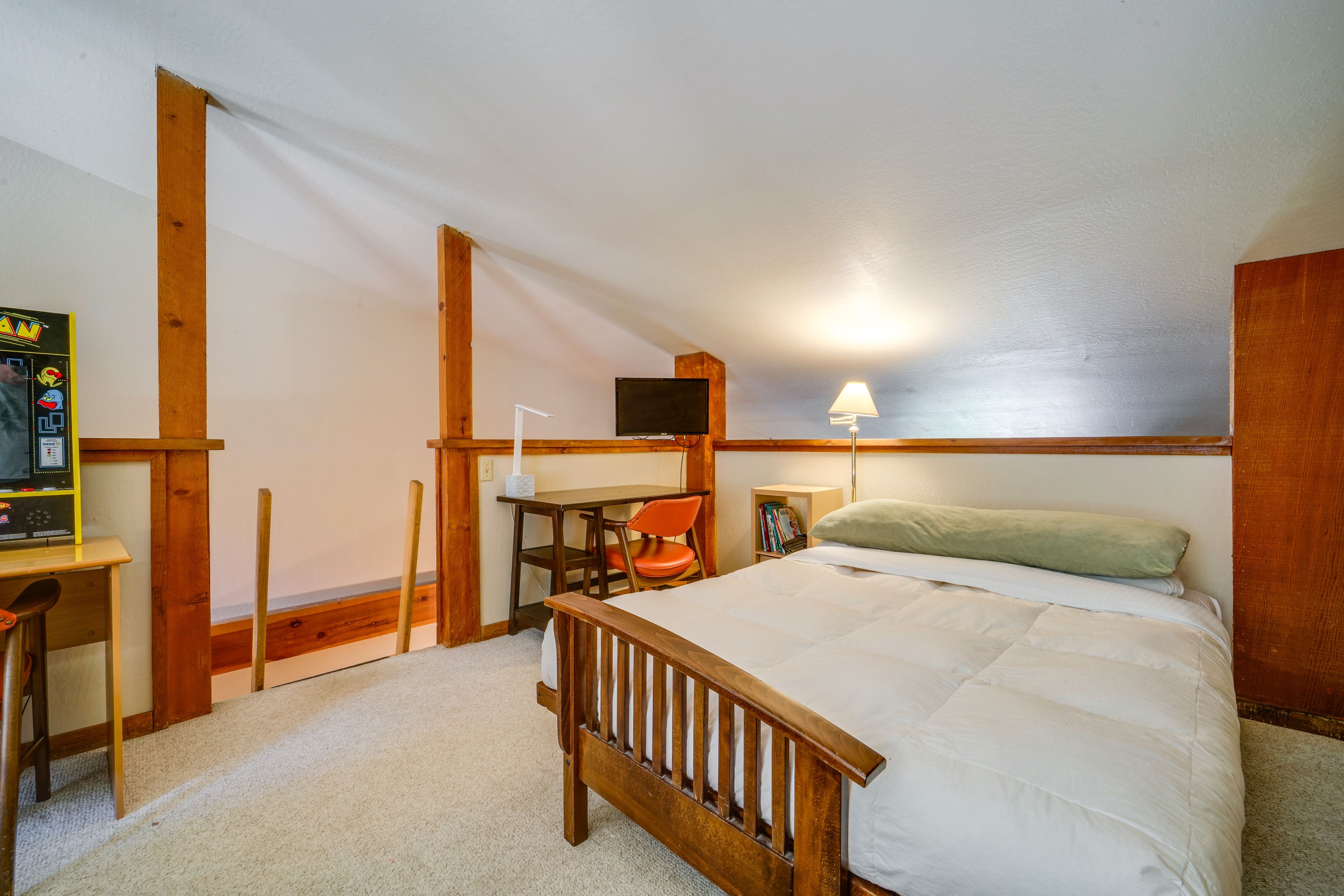 Bedroom 2 (Loft) | Queen Sleeper Sofa | 2nd Floor