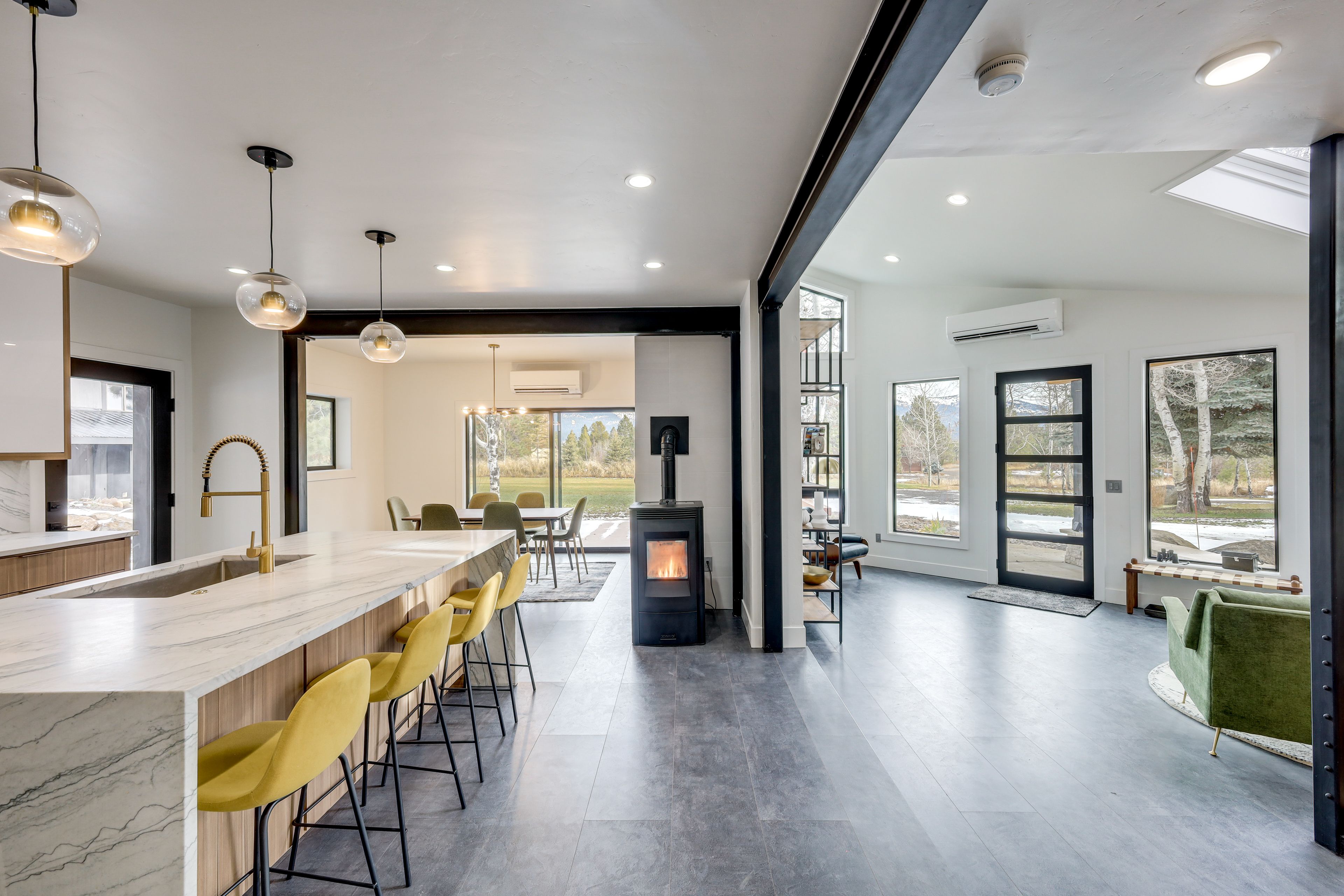 Kitchen | Trash Bags/Paper Towels | 1st Floor