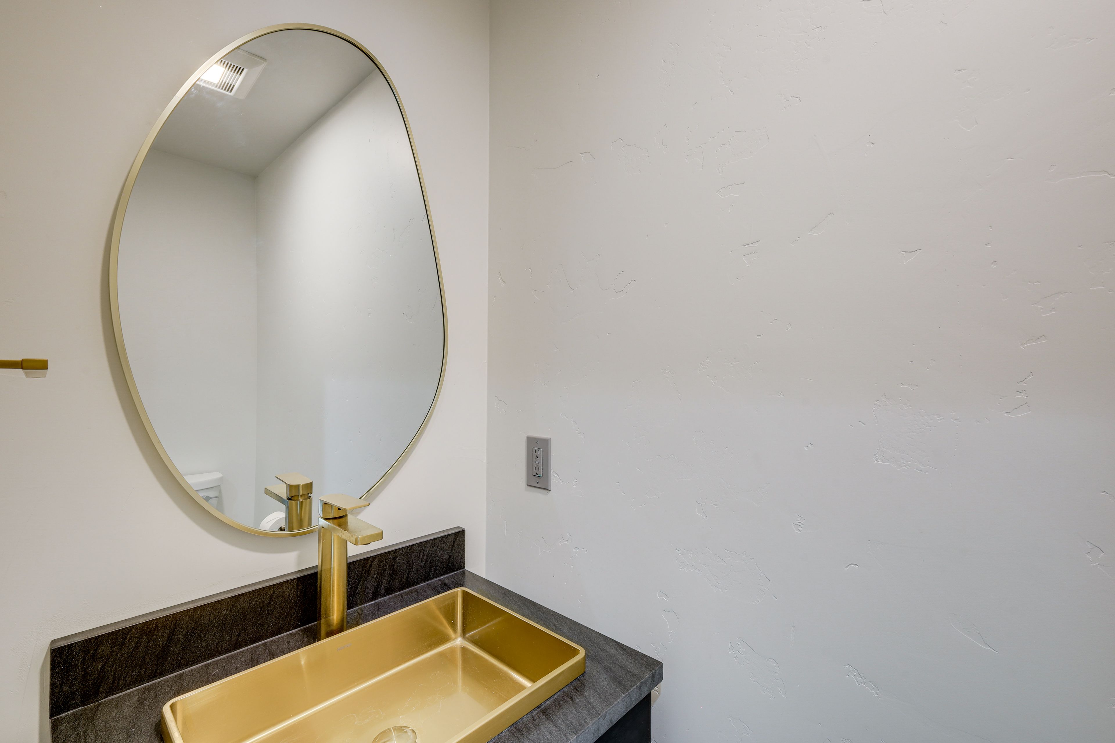 Half Bath | 1st Floor