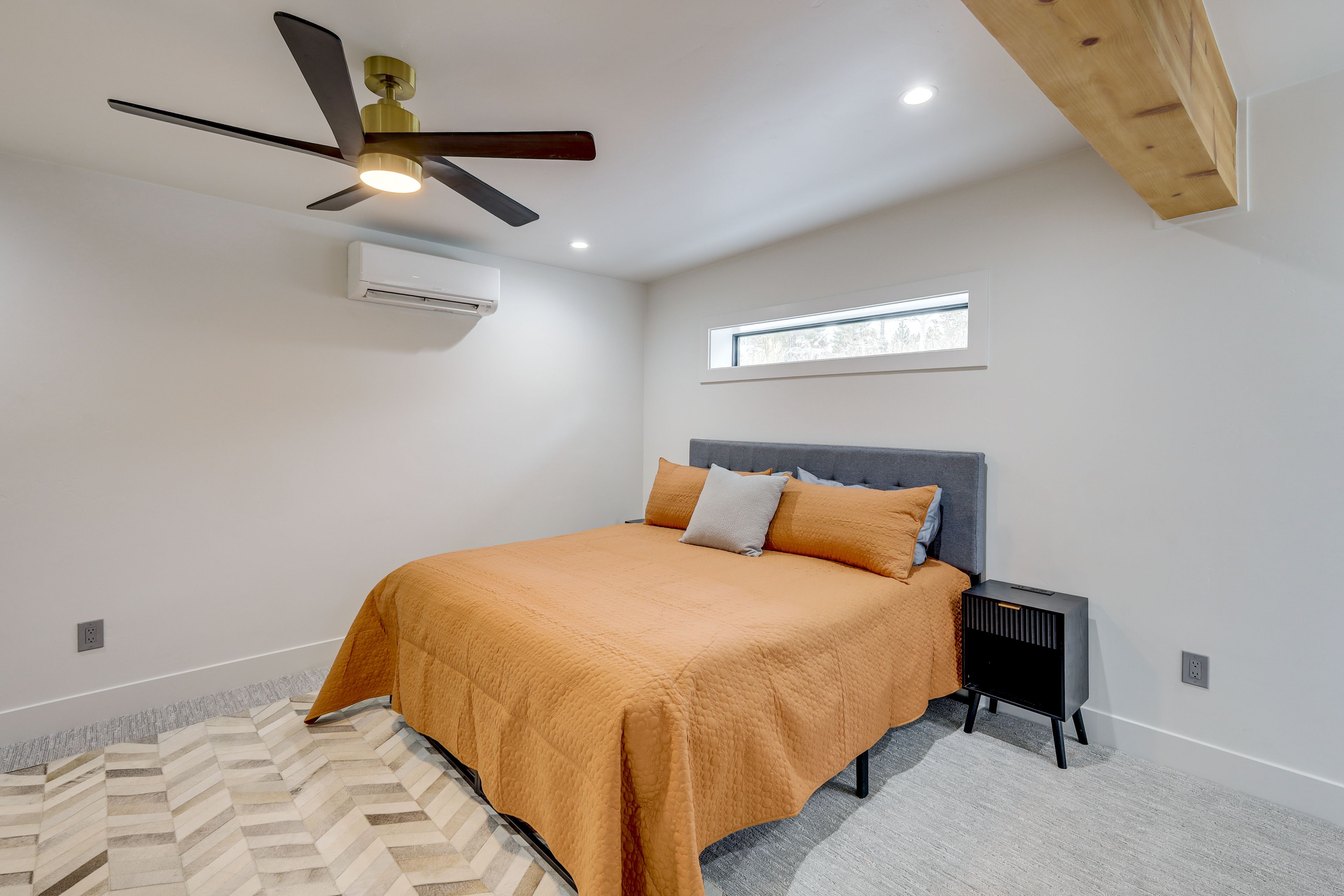 Bedroom 1 | King Bed | Linens Provided | 1st Floor