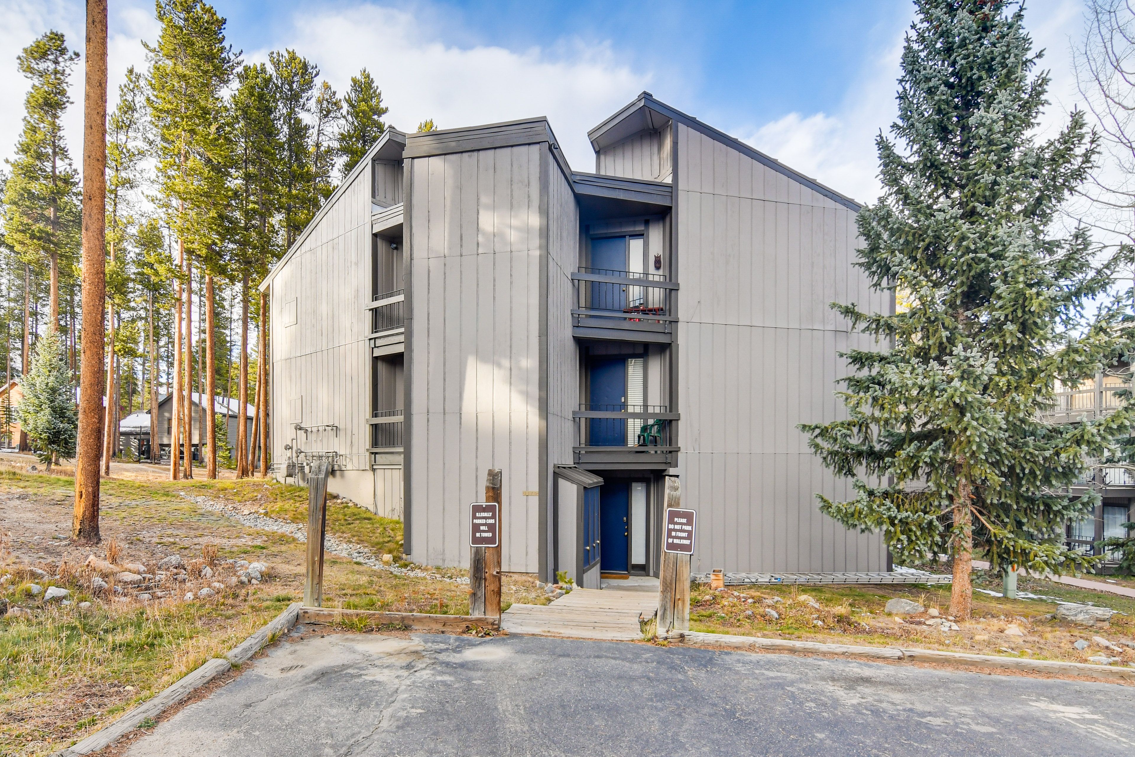 Parking | Community Lot (2 Vehicles)