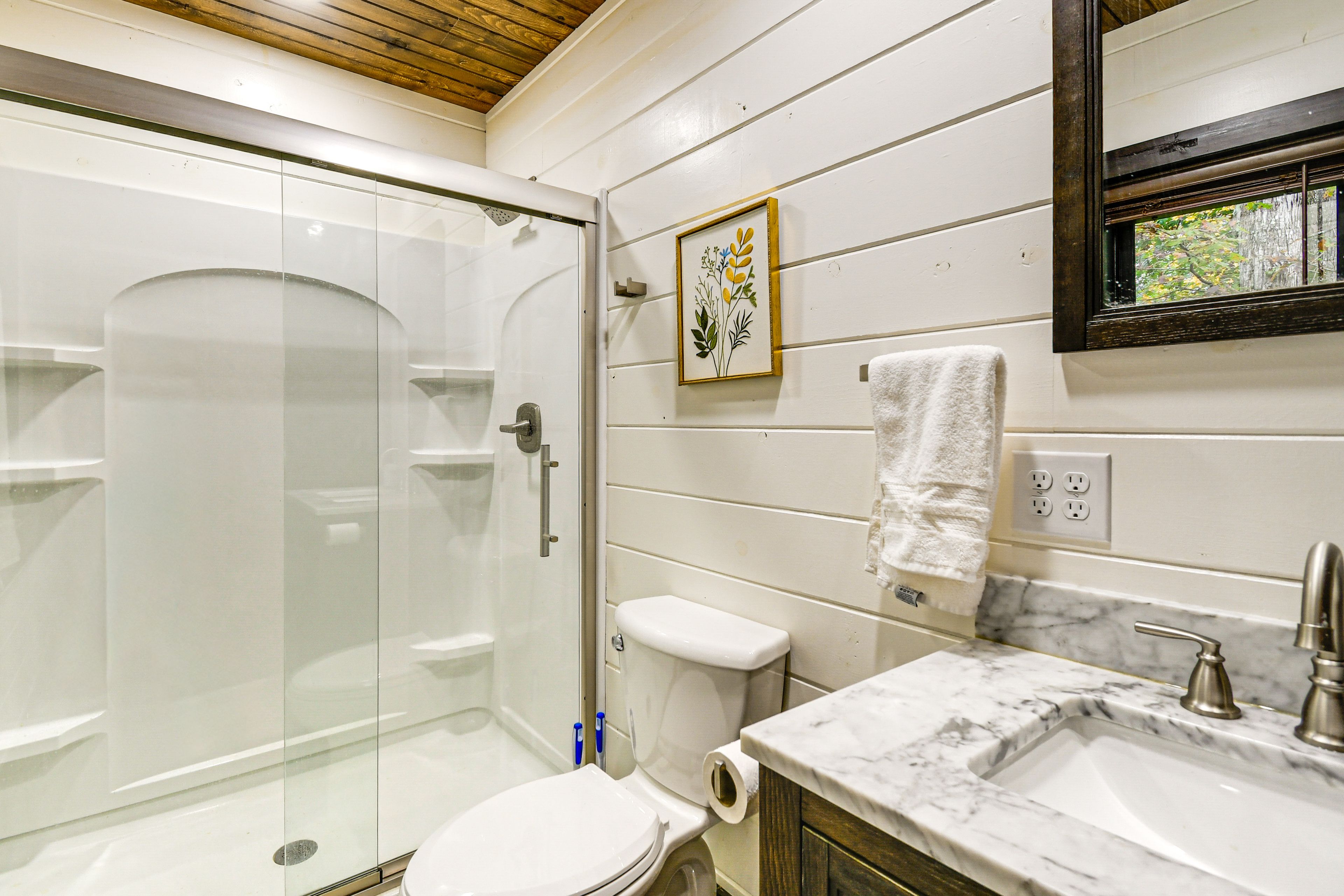 Bathroom | Washer/Dryer | 1st Floor