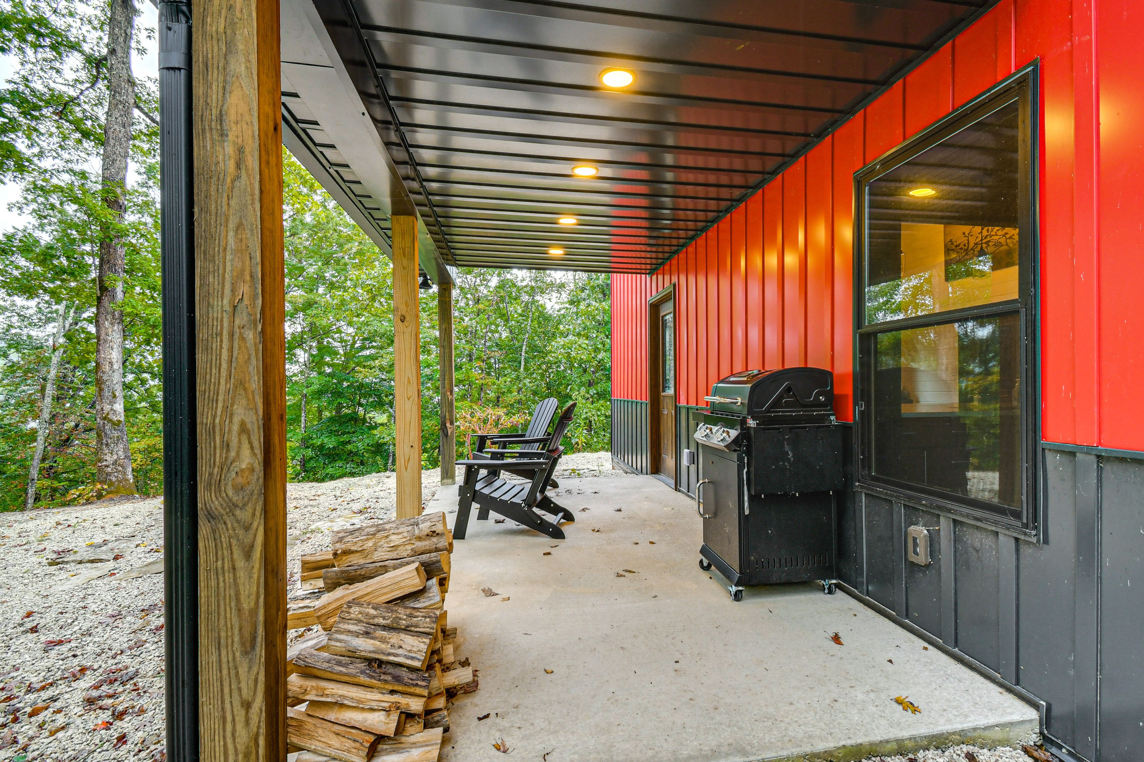 Covered Patio | Gas Grill | Outdoor Seating