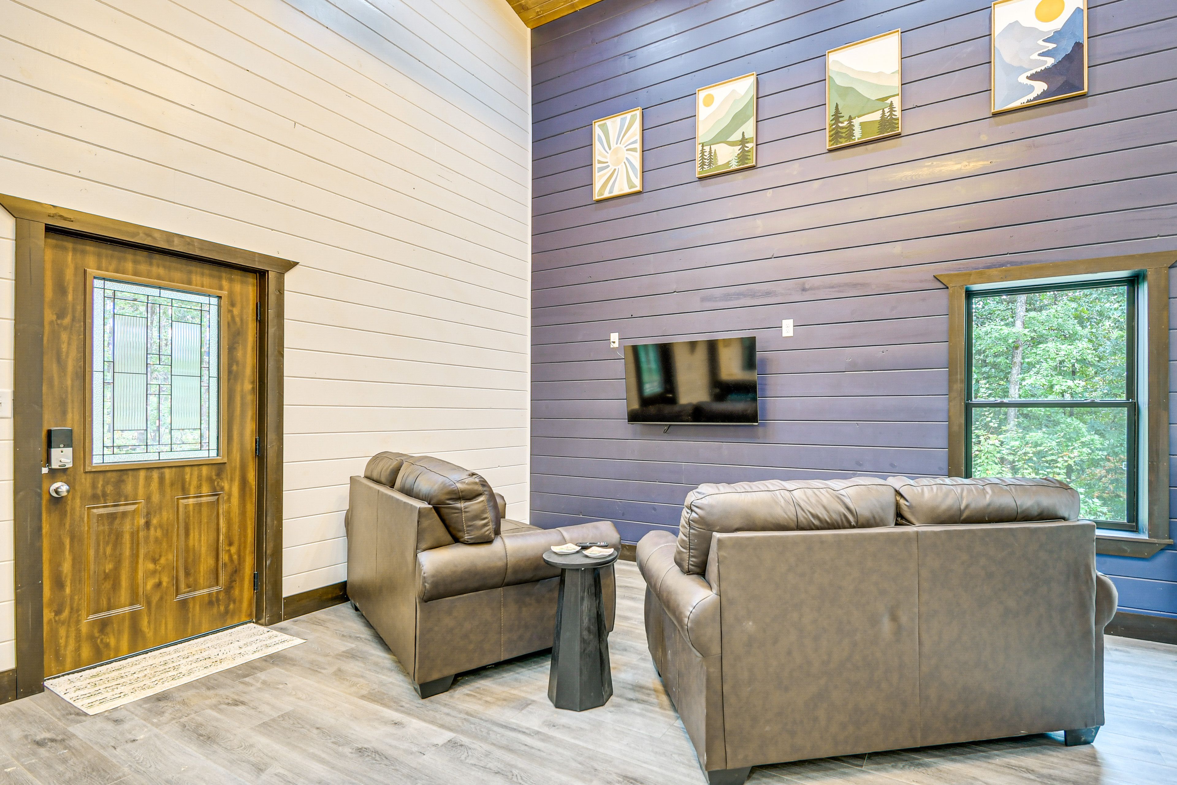 Living Room | Smart TV | Free WiFi | 1st Floor