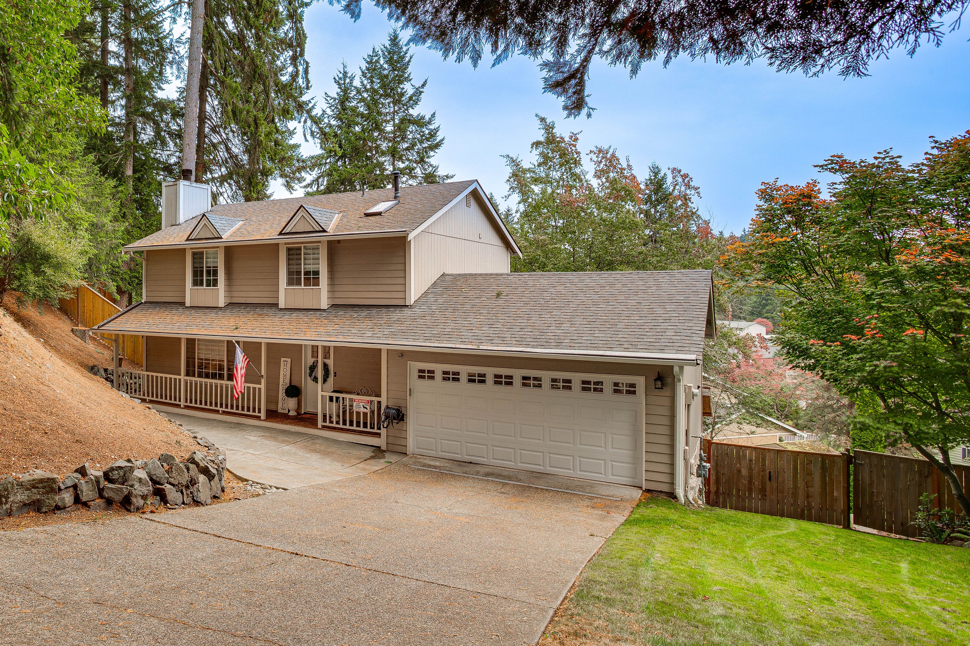 Property Exterior | Free Street Parking (1 Vehicle)