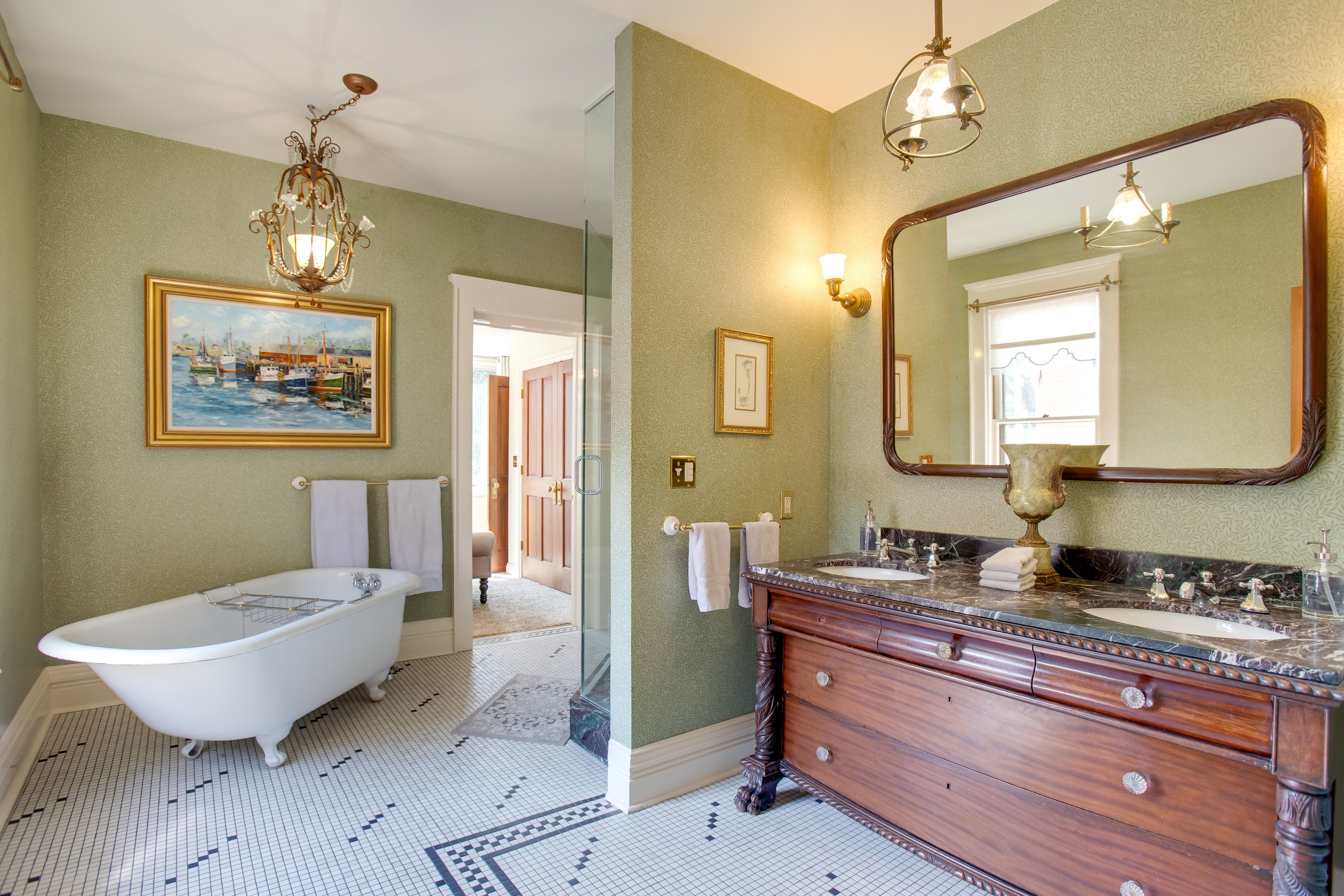 Jack-and-Jill Bathroom | 2nd Floor