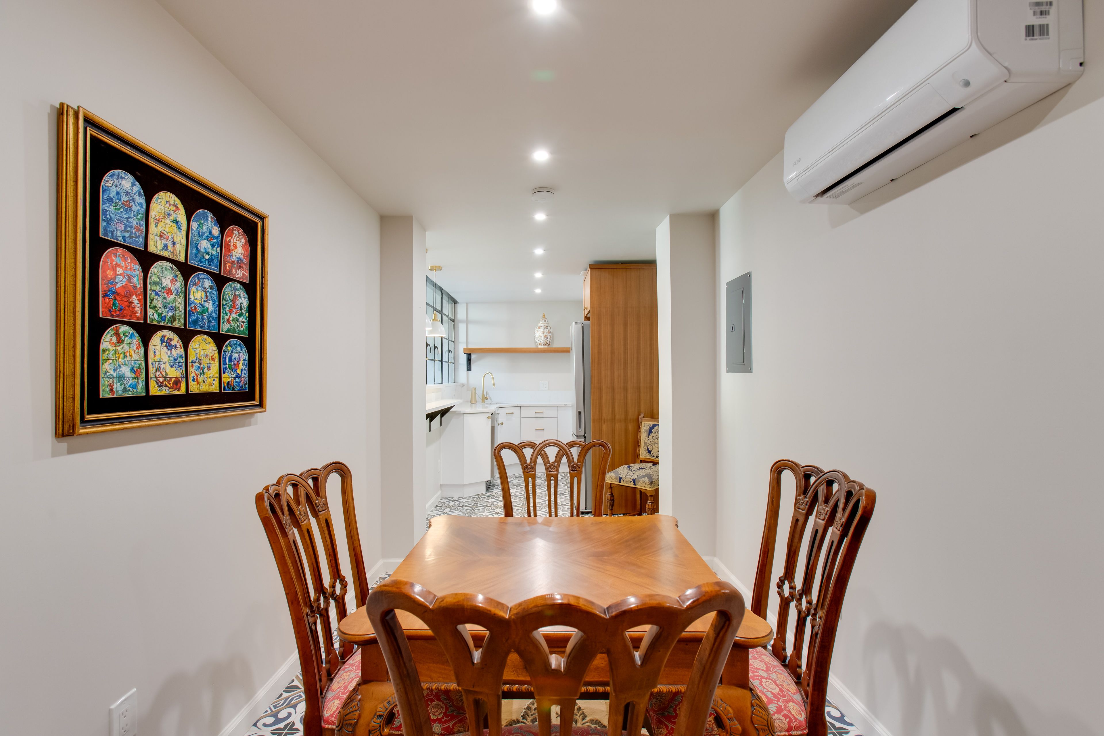 Dining Area | Dishware/Flatware