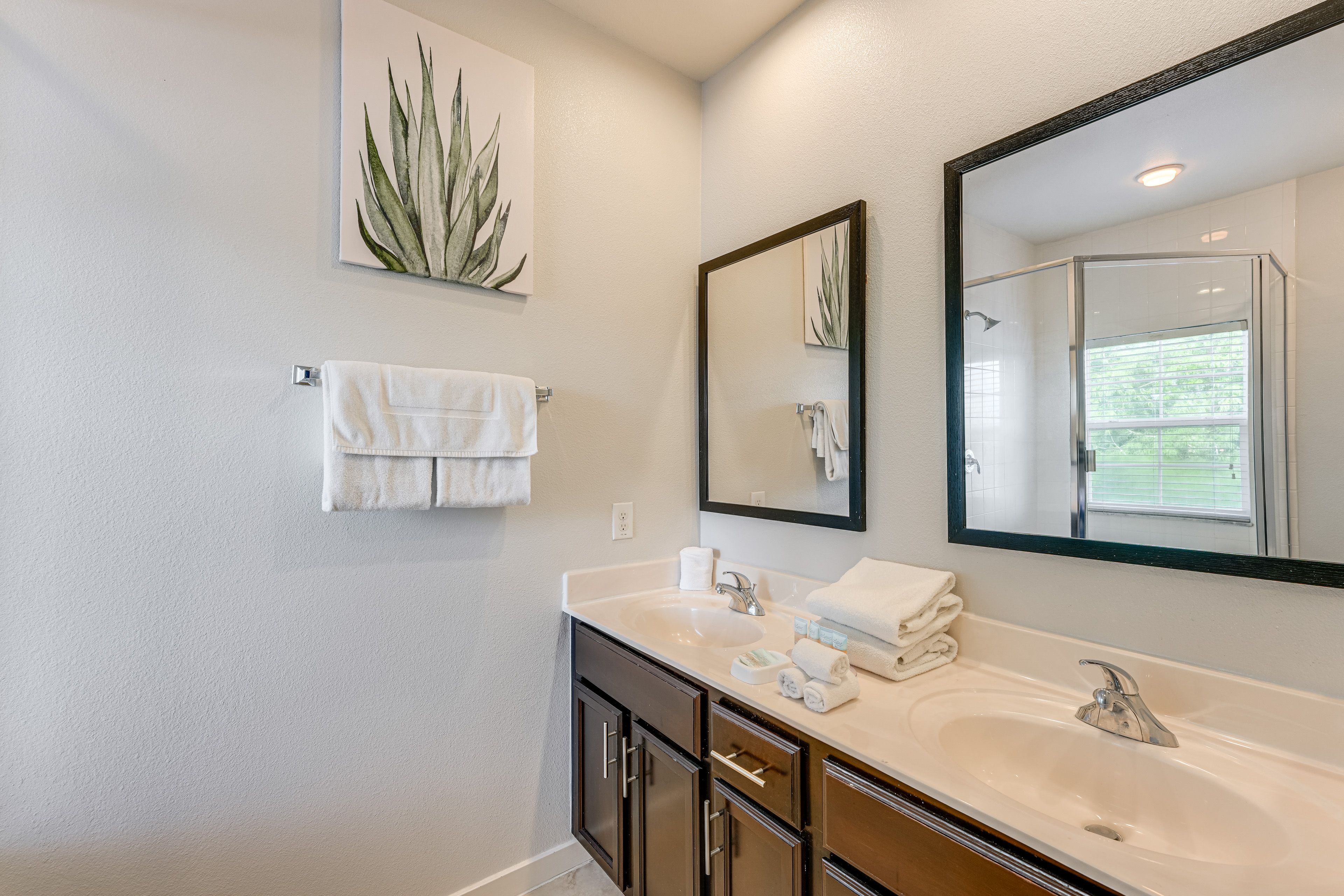 Full Bathroom | 2nd Floor